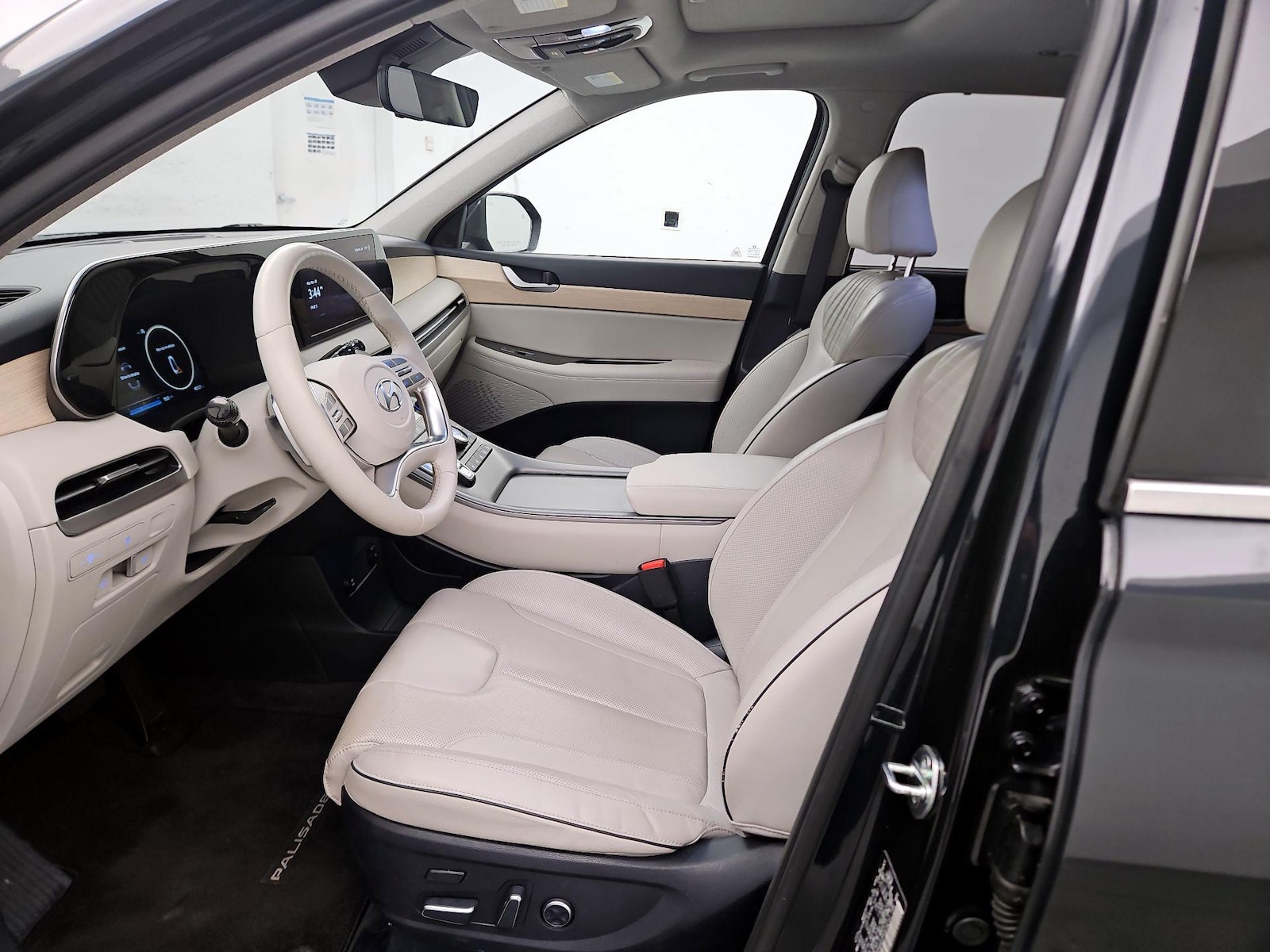 2023 Hyundai Palisade Limited - Photo 12