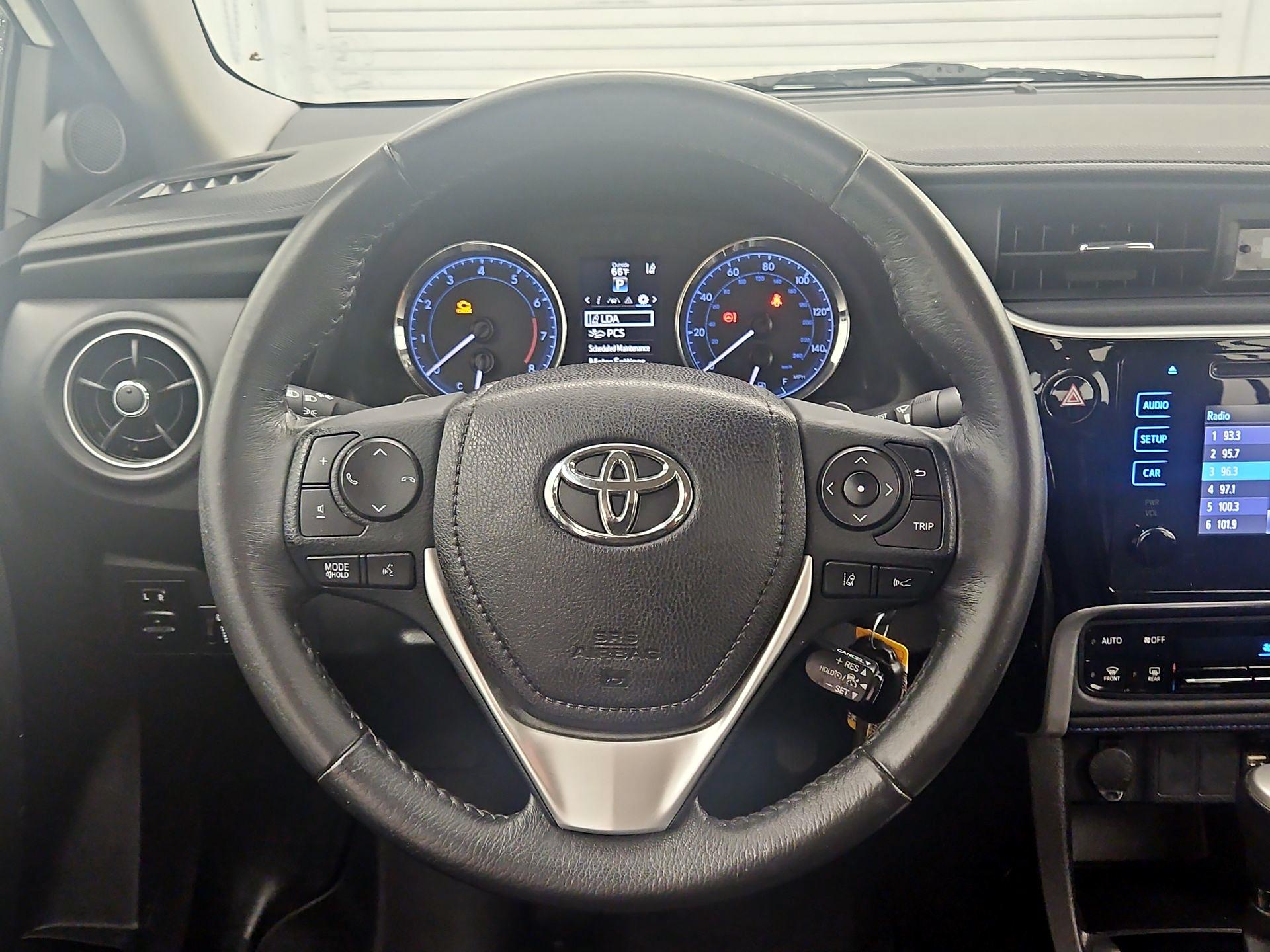 Thumbnail: 2017 Toyota Corolla - 10