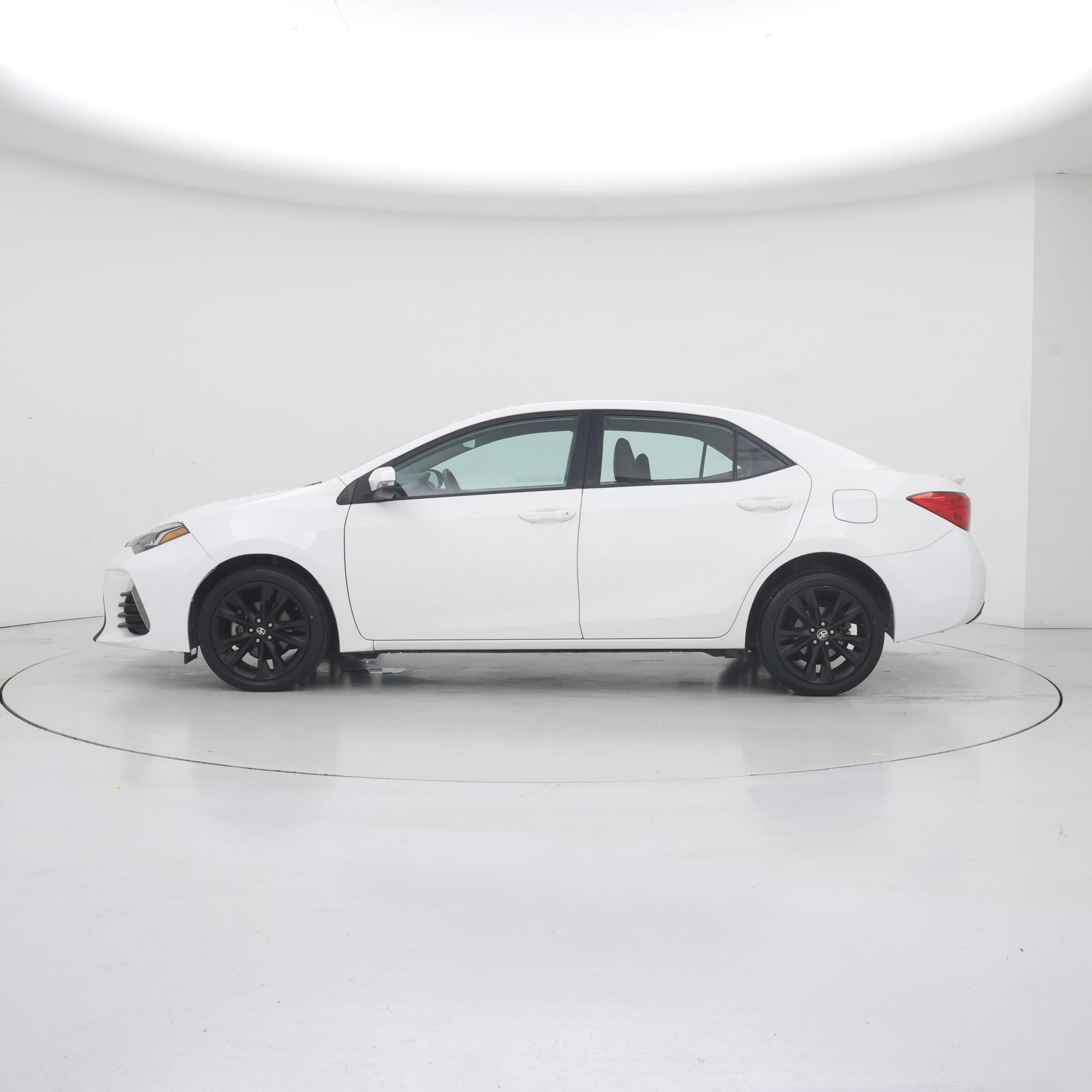 Thumbnail: 2017 Toyota Corolla - 3