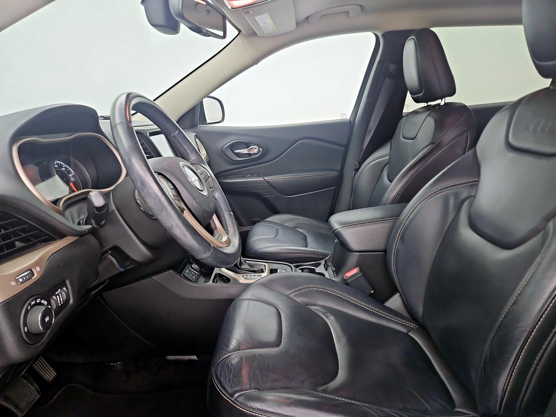 Thumbnail: 2017 Jeep Cherokee - 11