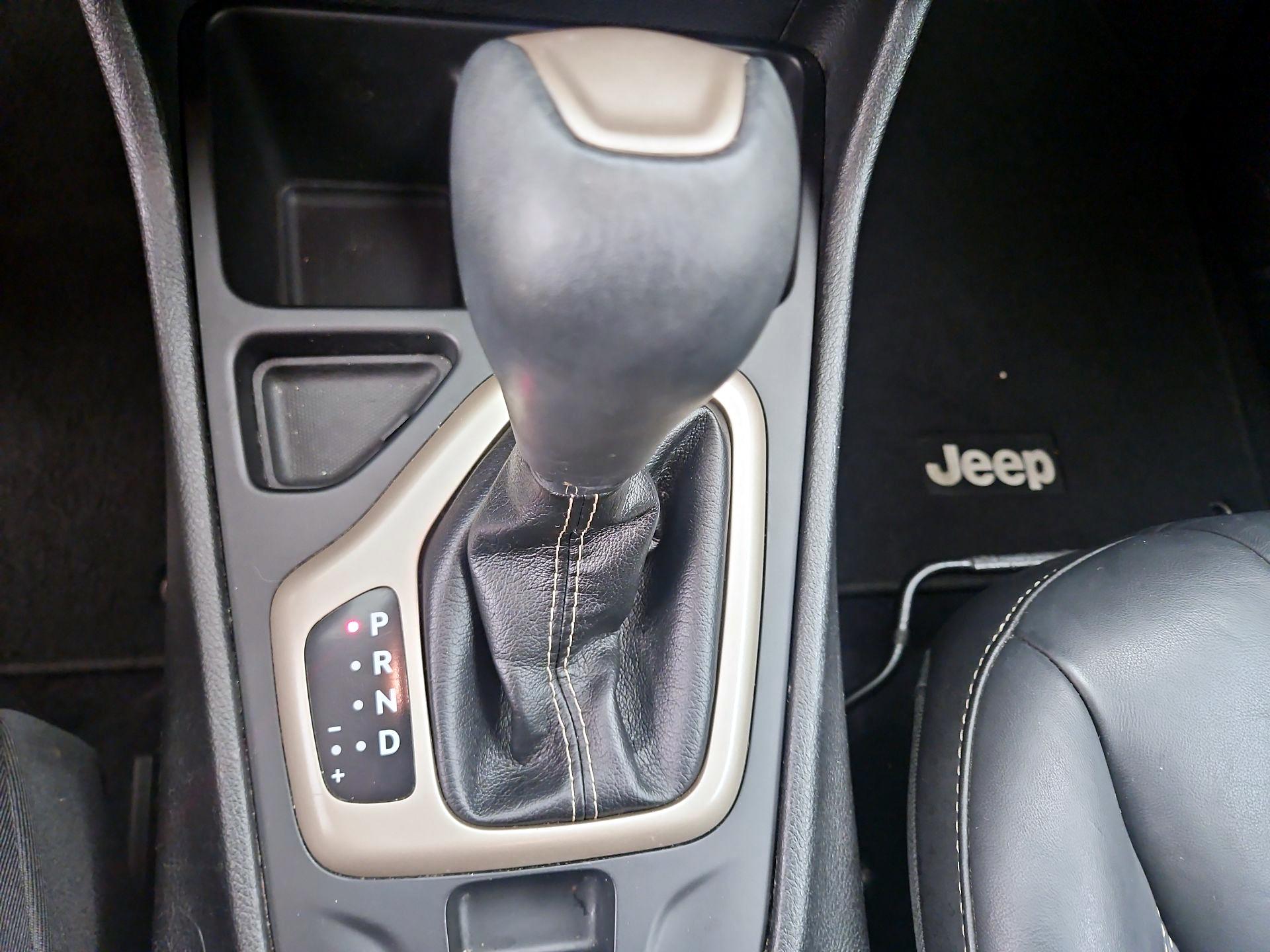 Thumbnail: 2017 Jeep Cherokee - 17