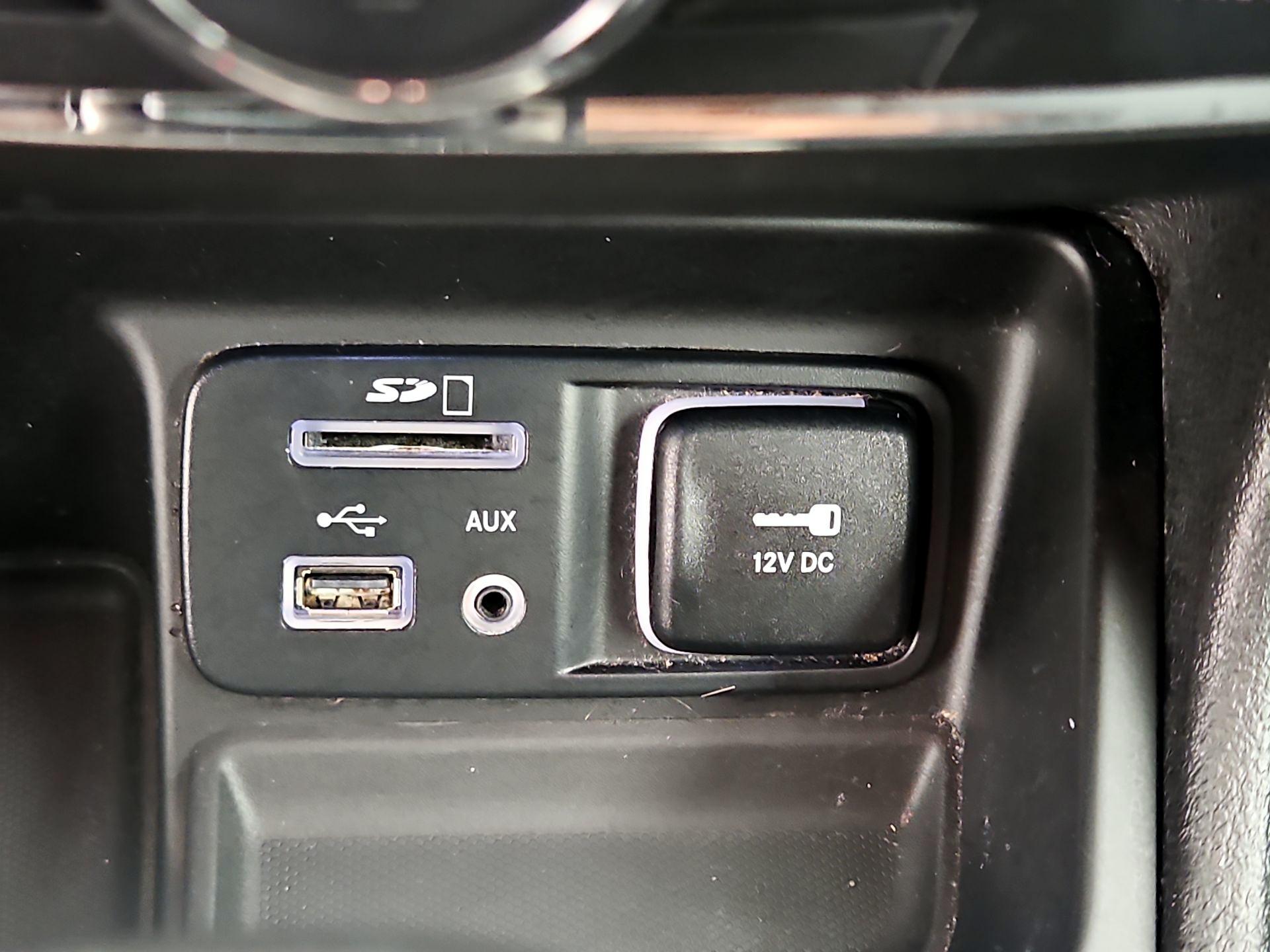 Thumbnail: 2017 Jeep Cherokee - 18