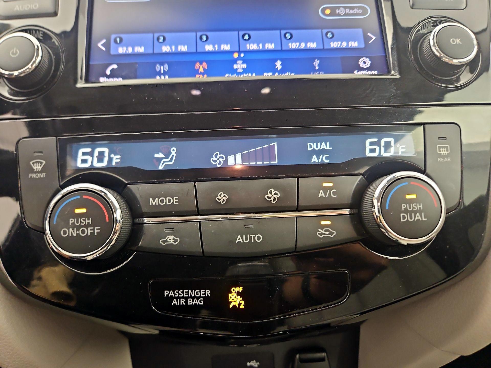 Thumbnail: 2021 Nissan Rogue Sport - 16