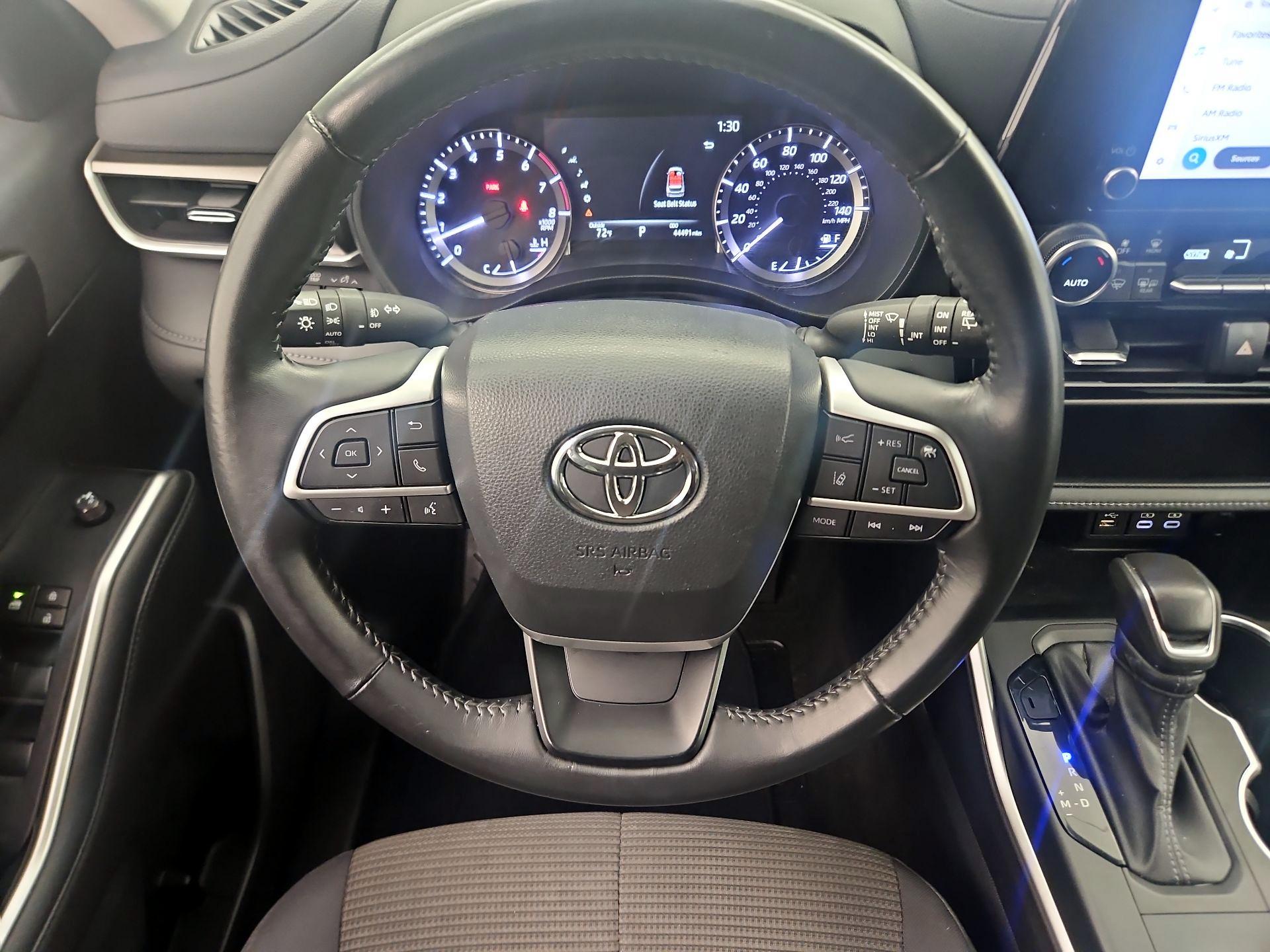 Thumbnail: 2023 Toyota Highlander - 10