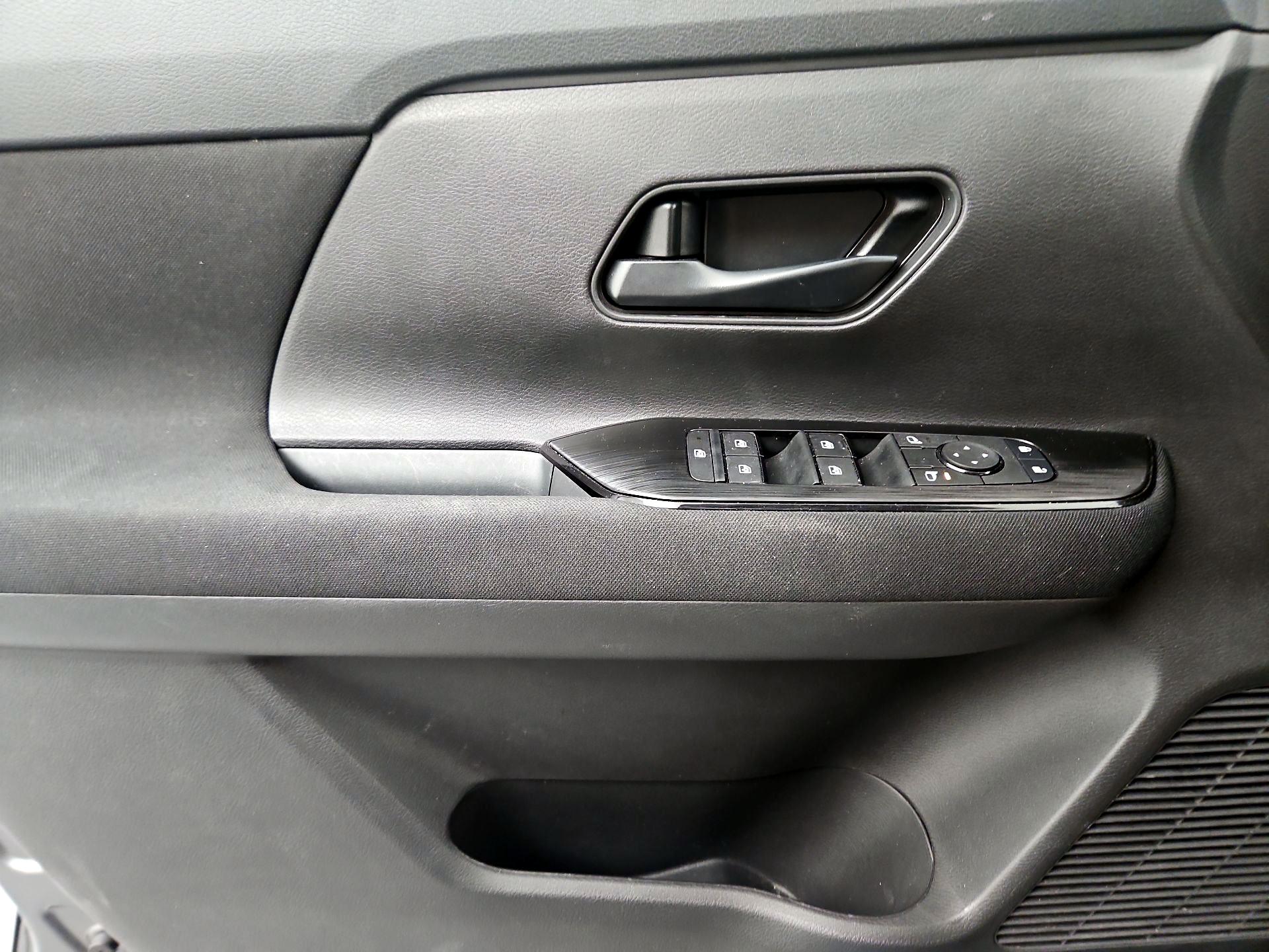 Thumbnail: 2025 Nissan Kicks - 12