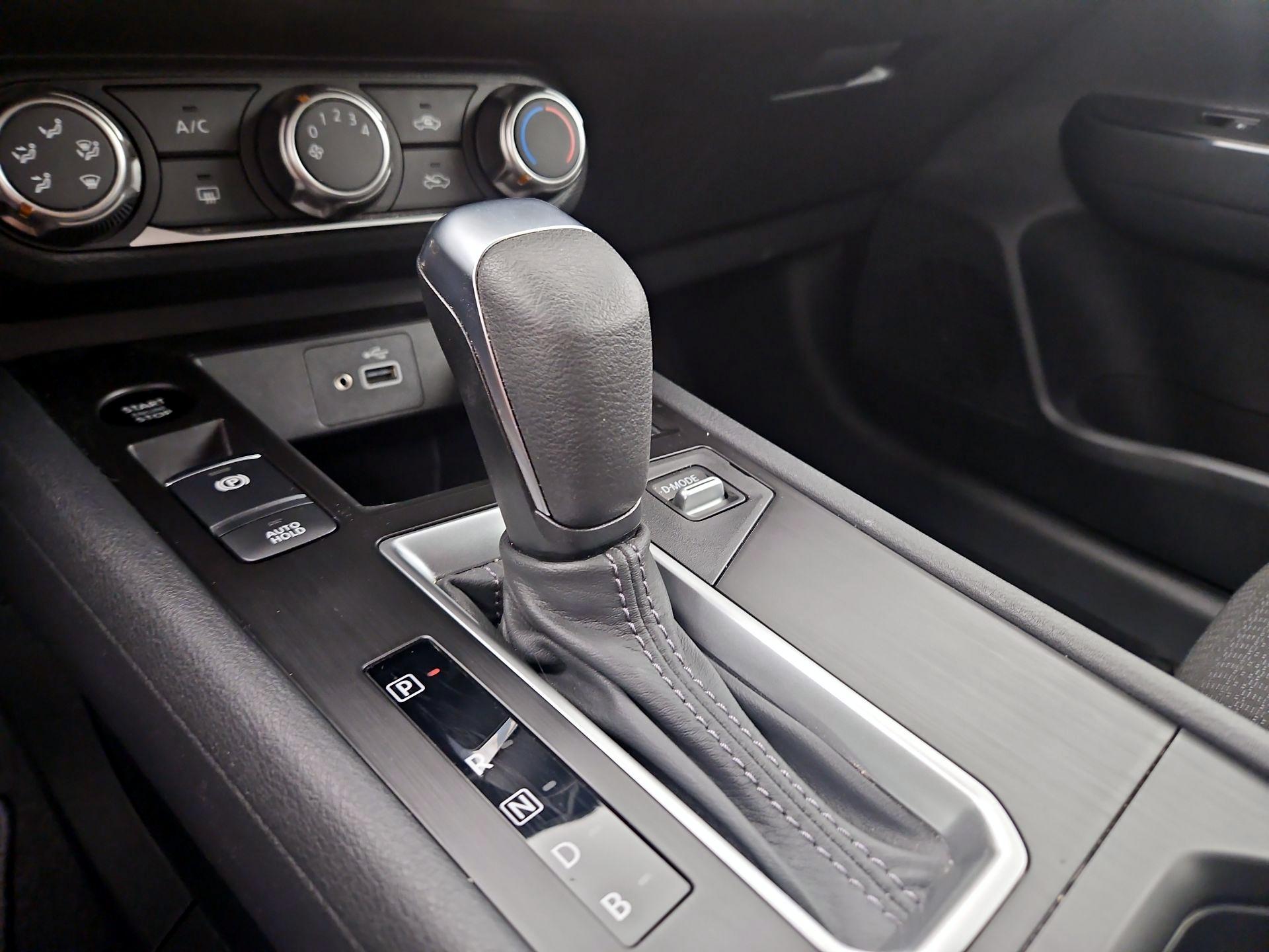 Thumbnail: 2025 Nissan Kicks - 16