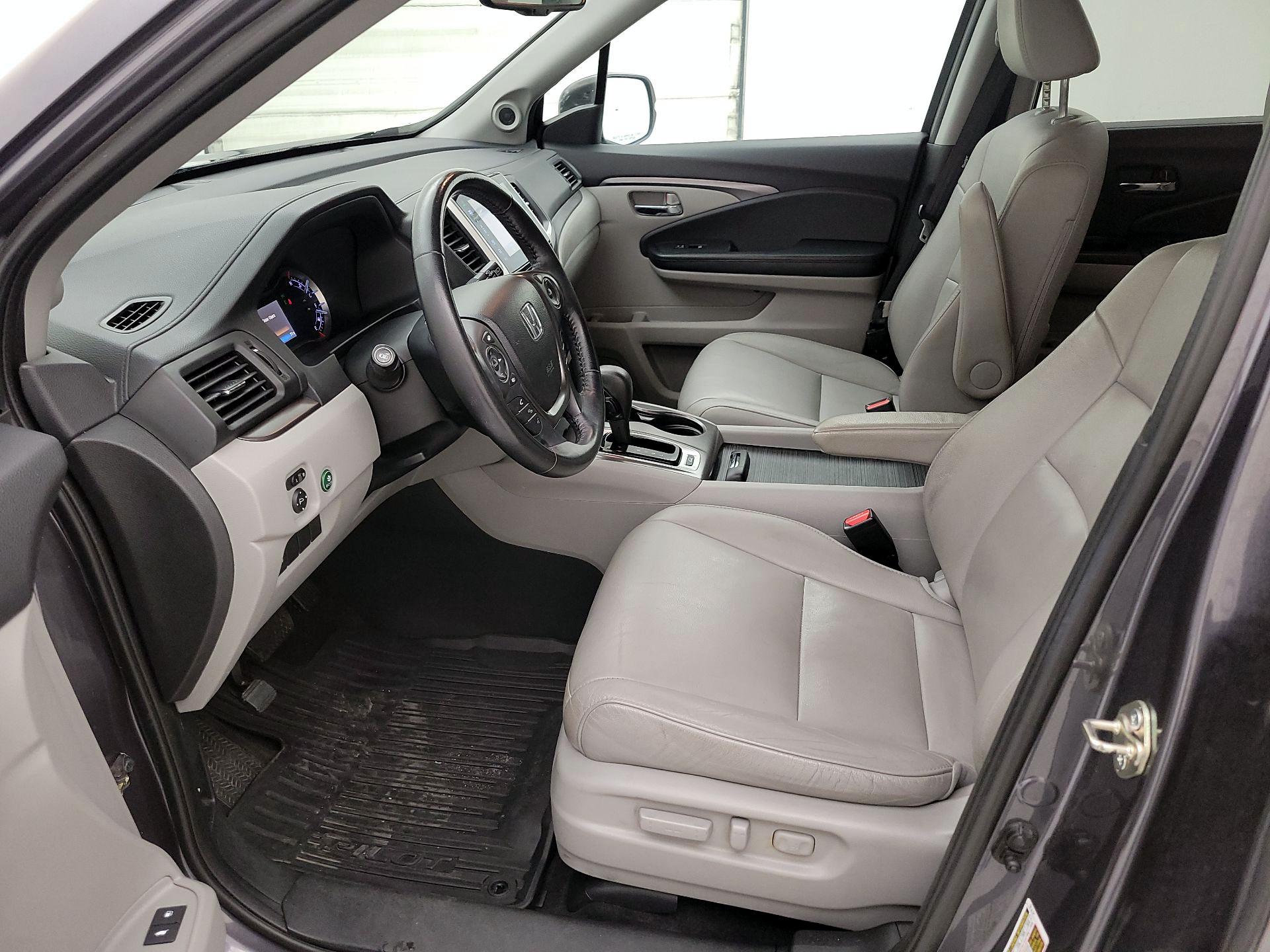 Thumbnail: 2016 Honda Pilot - 11