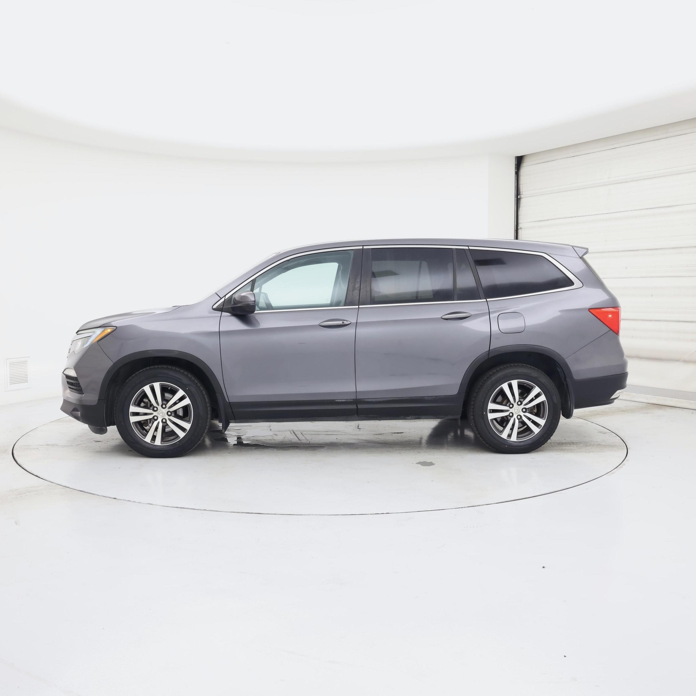 Thumbnail: 2016 Honda Pilot - 3