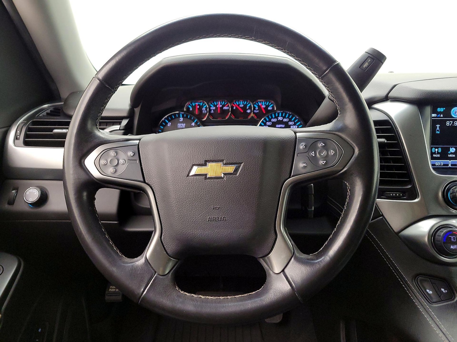 2019 Chevrolet Tahoe LT - Photo 11