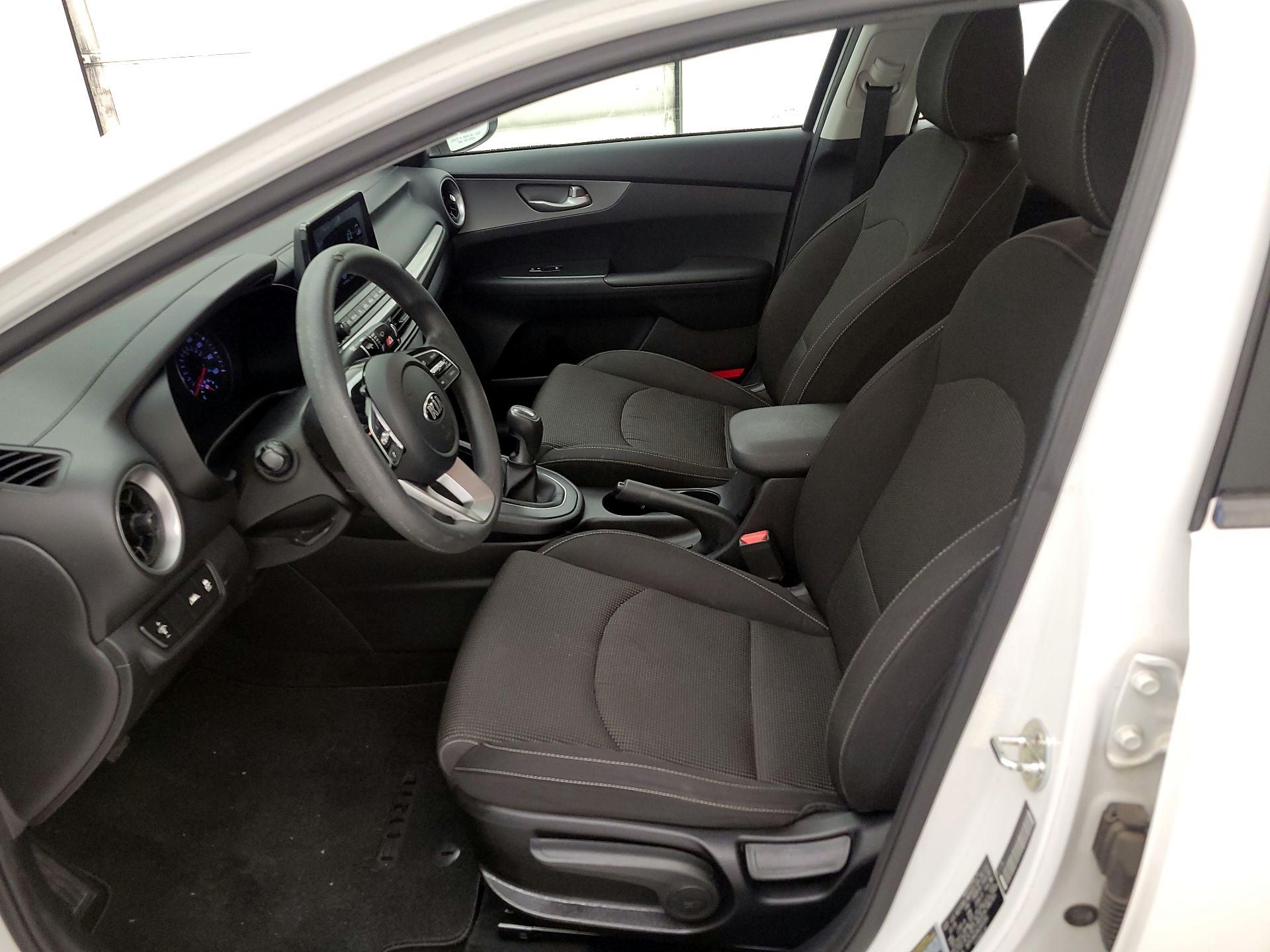 Thumbnail: 2019 Kia Forte - 11