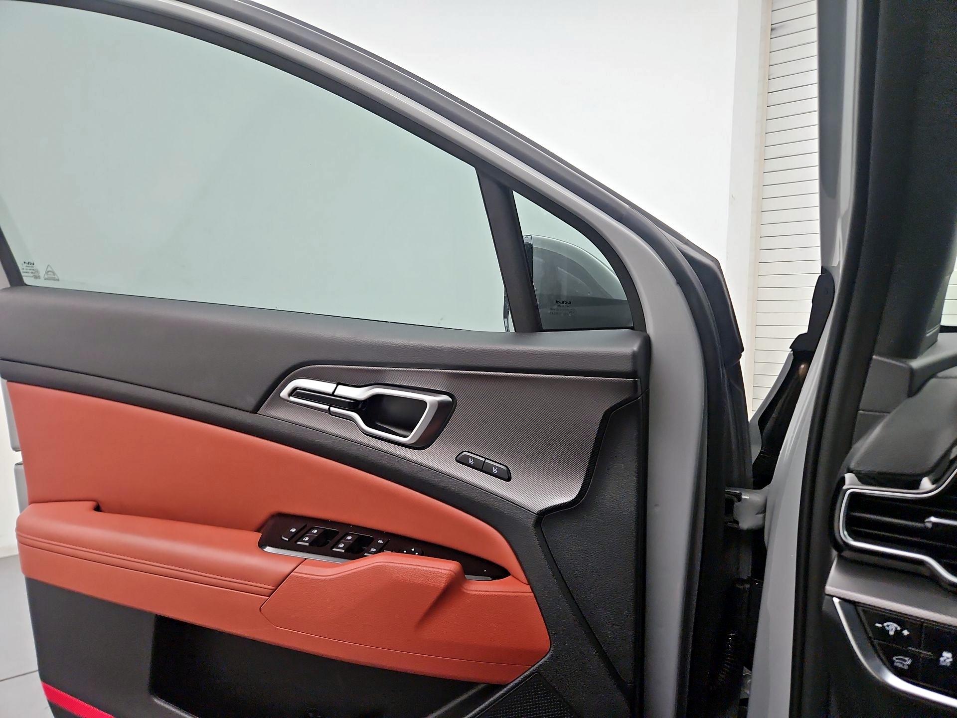 Thumbnail: 2025 Kia Sportage - 12