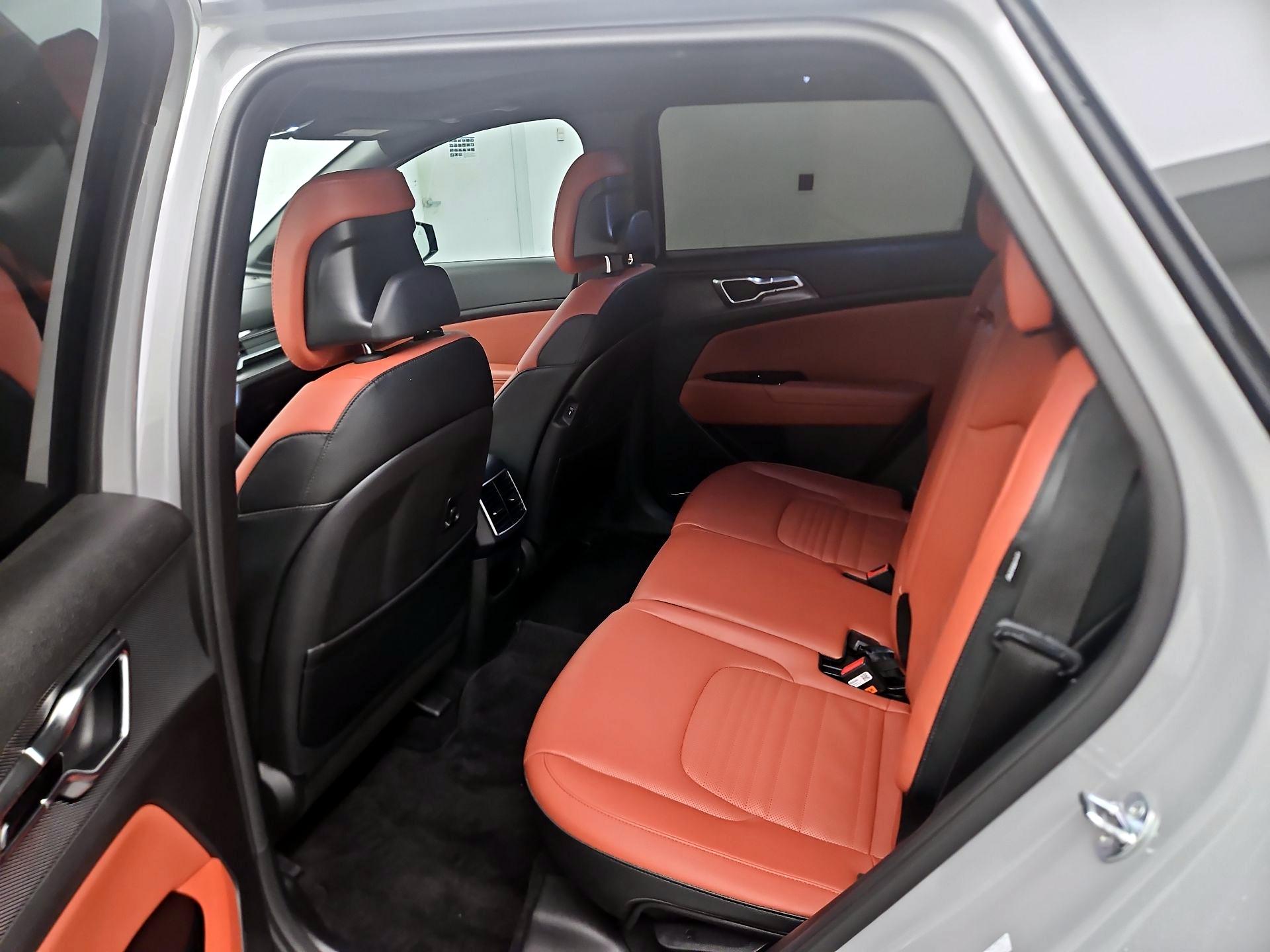 Thumbnail: 2025 Kia Sportage - 16