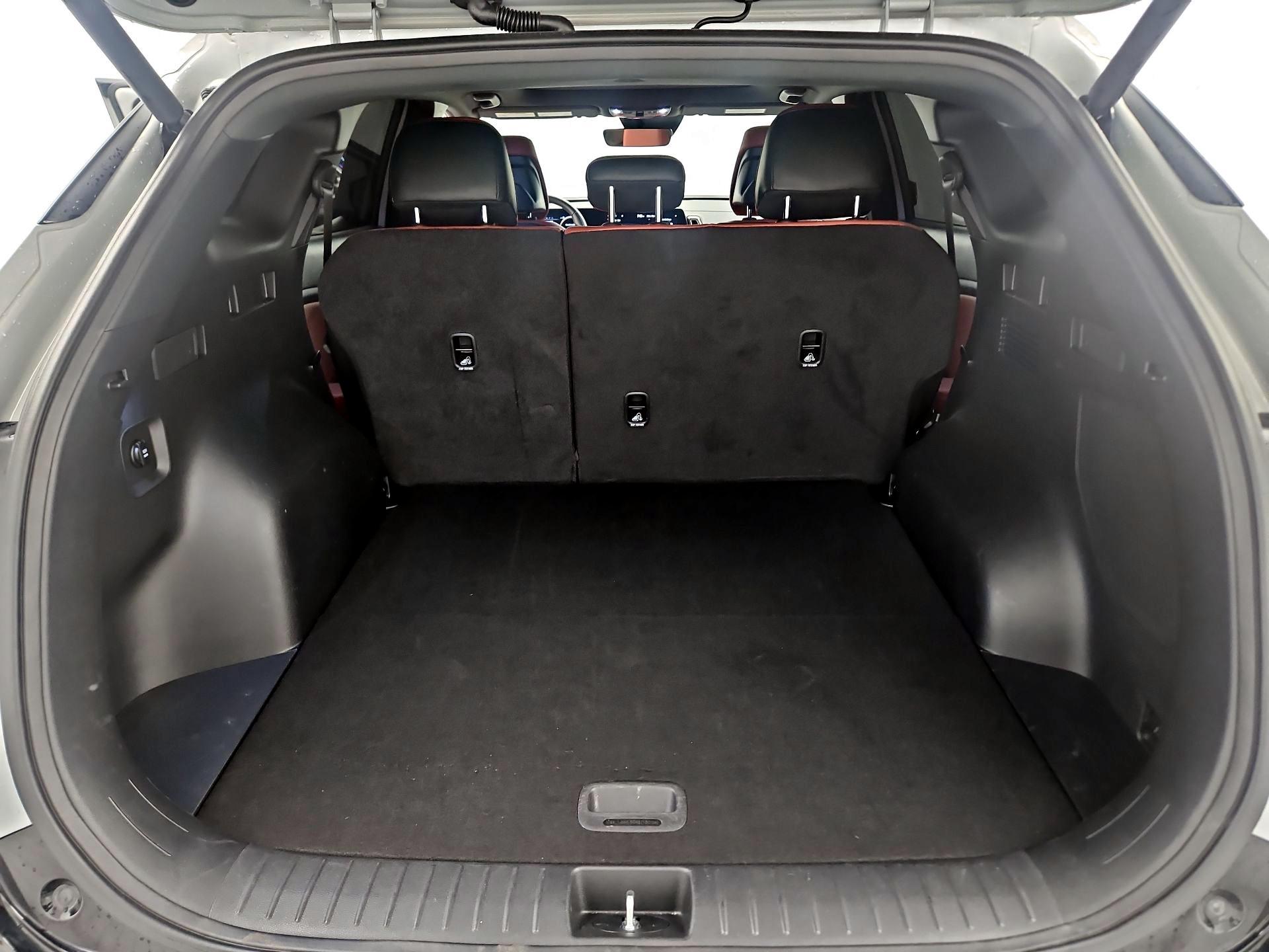 Thumbnail: 2025 Kia Sportage - 17