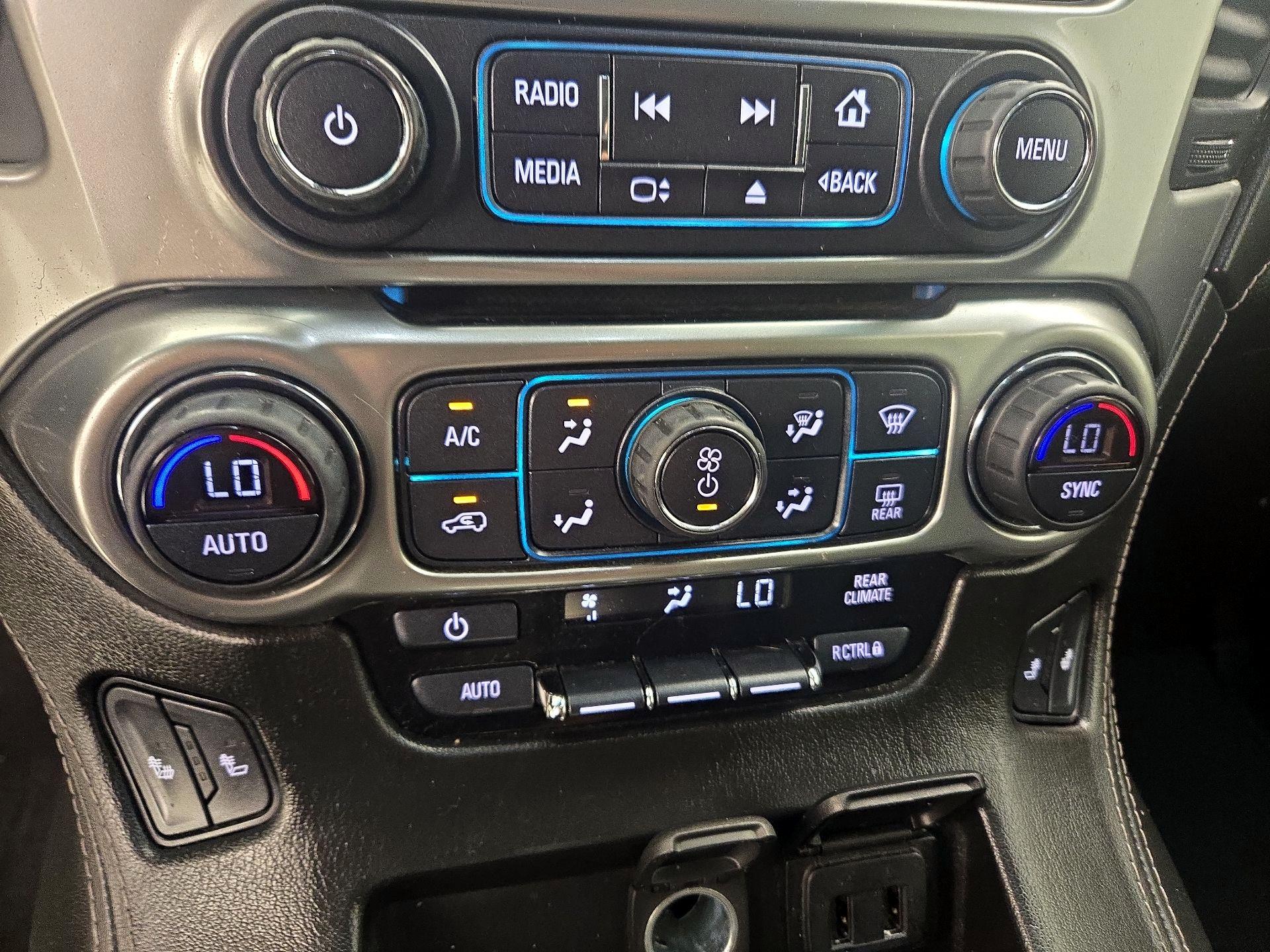 Thumbnail: 2017 Chevrolet Tahoe - 16