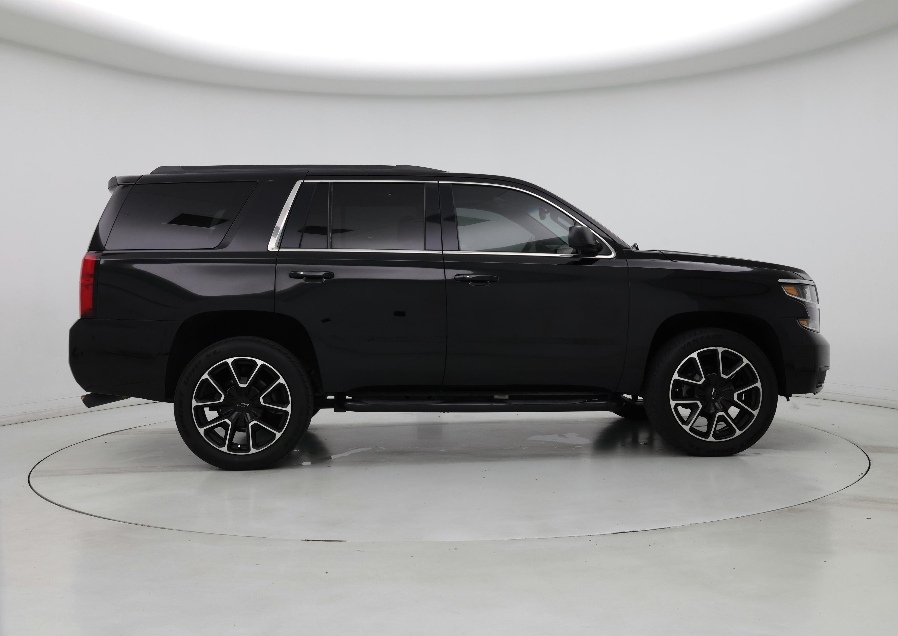 Thumbnail: 2017 Chevrolet Tahoe - 7