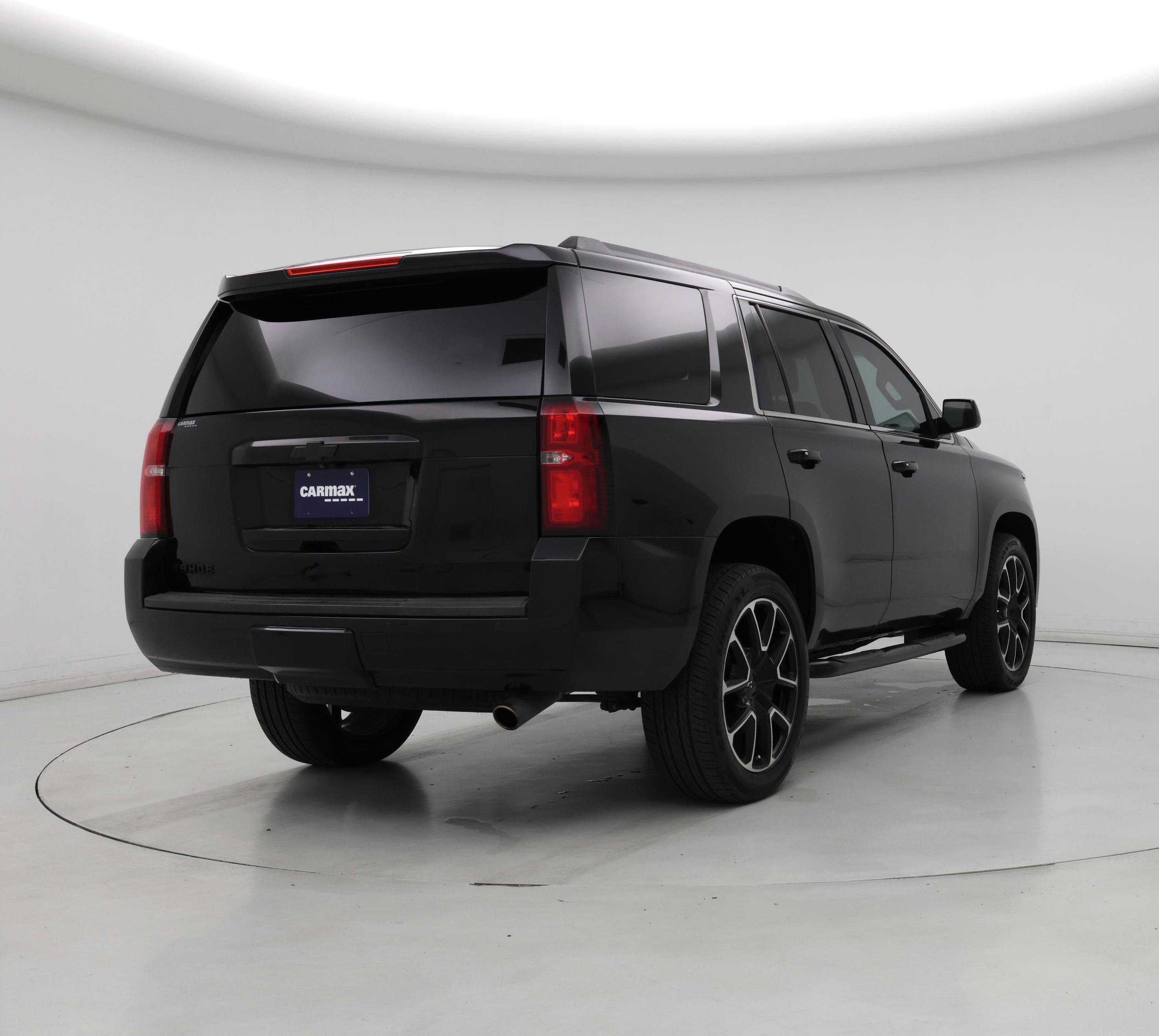 Thumbnail: 2017 Chevrolet Tahoe - 8