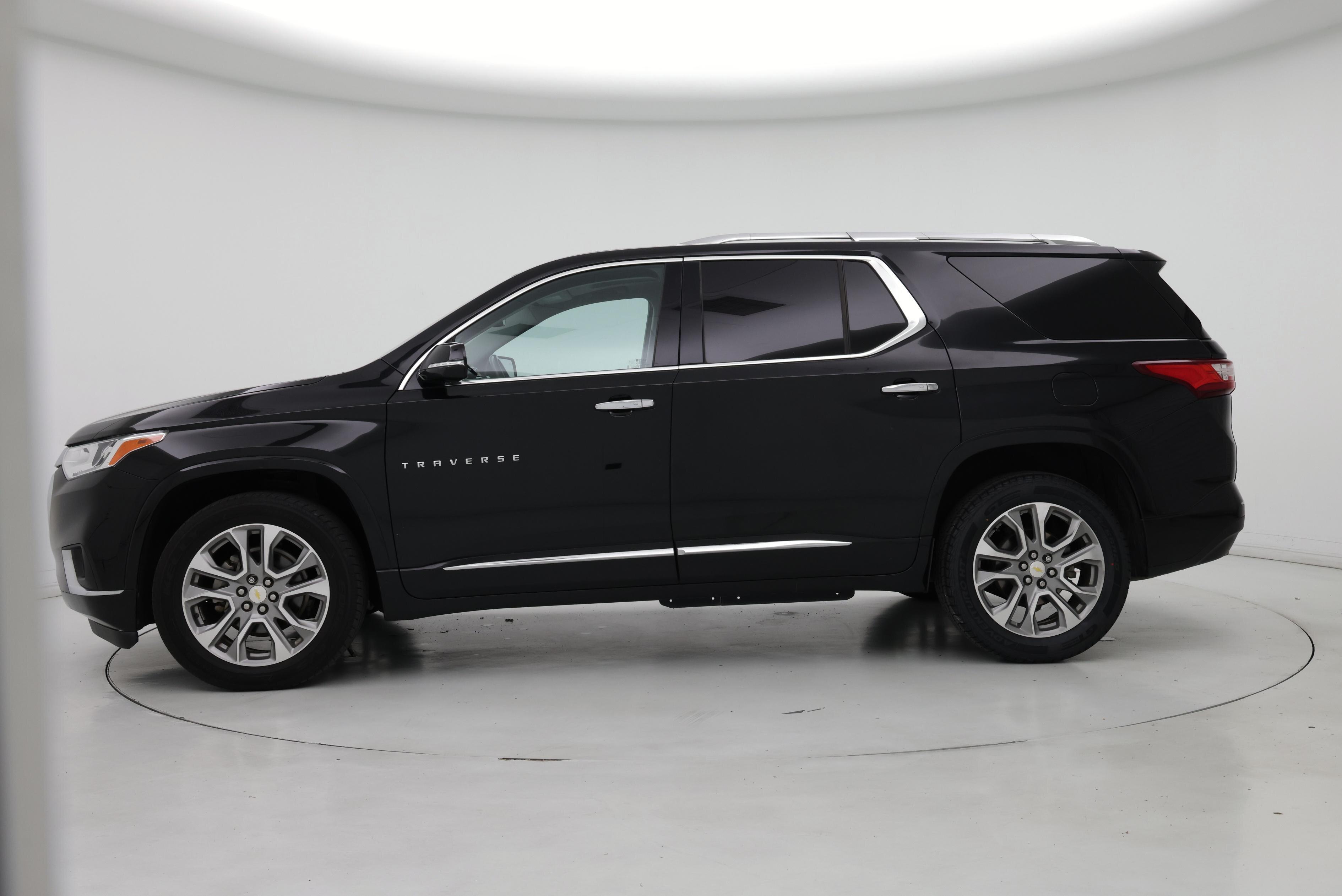 Thumbnail: 2019 Chevrolet Traverse - 3