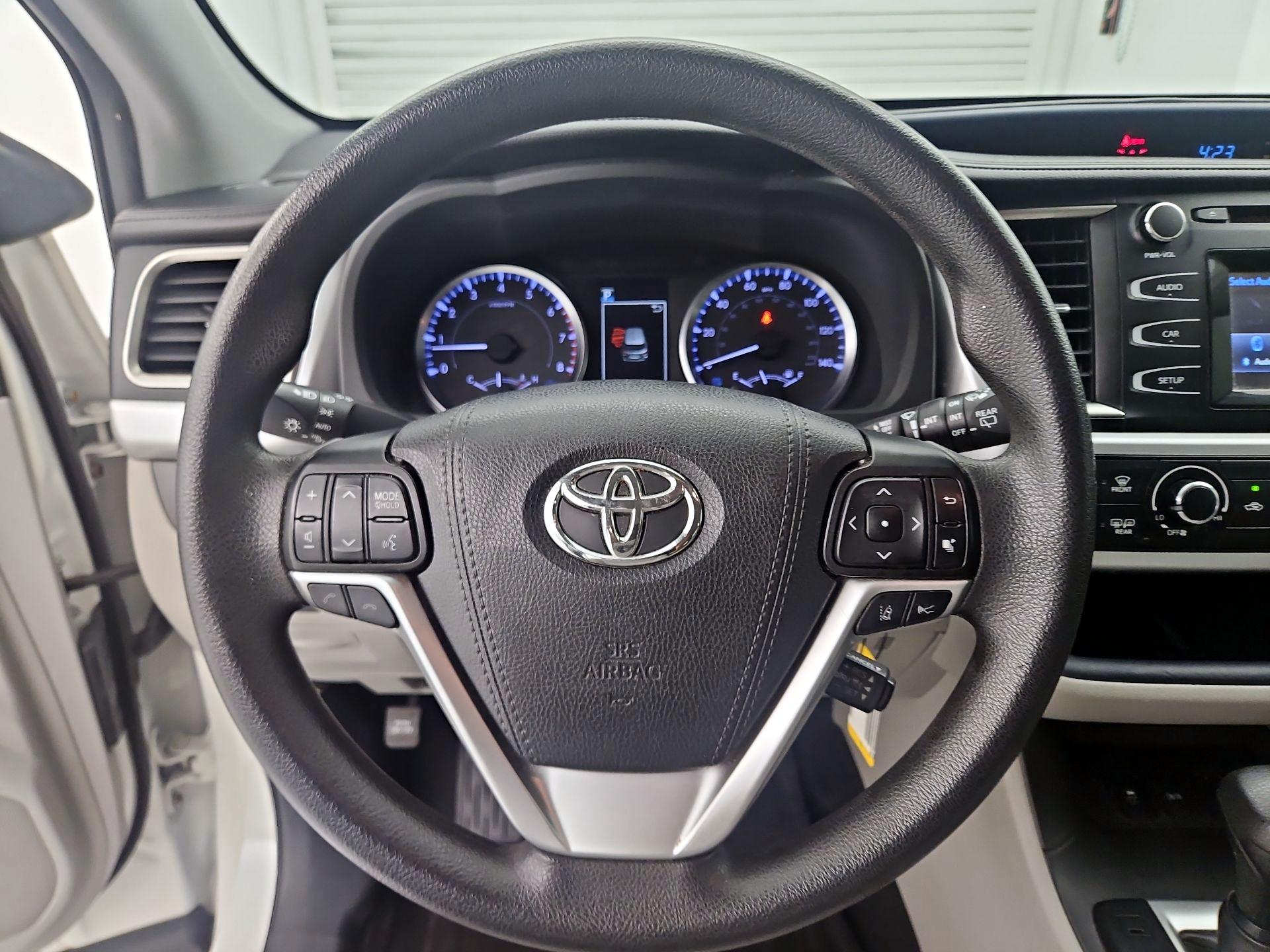 Thumbnail: 2019 Toyota Highlander - 10