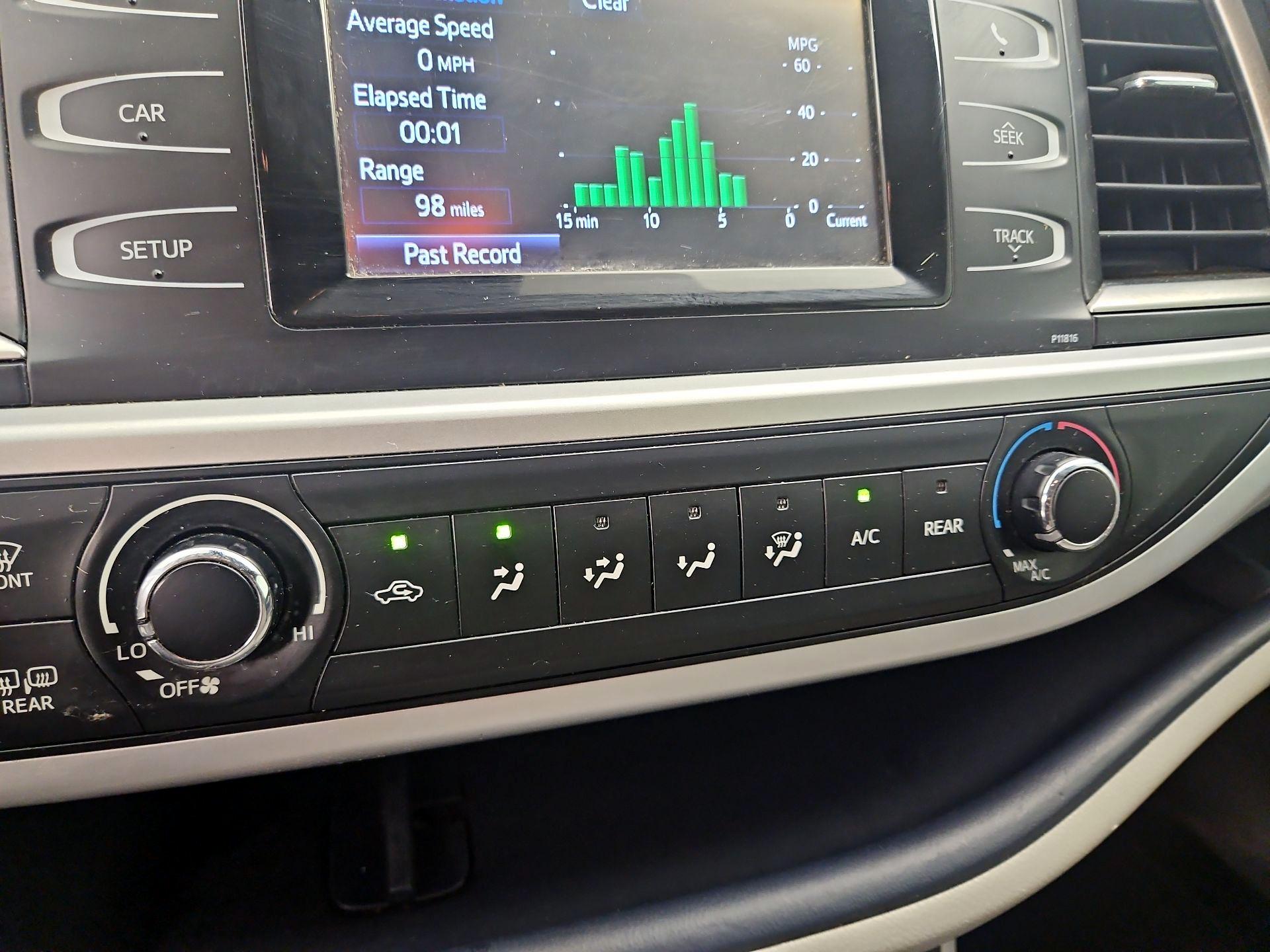 Thumbnail: 2019 Toyota Highlander - 16