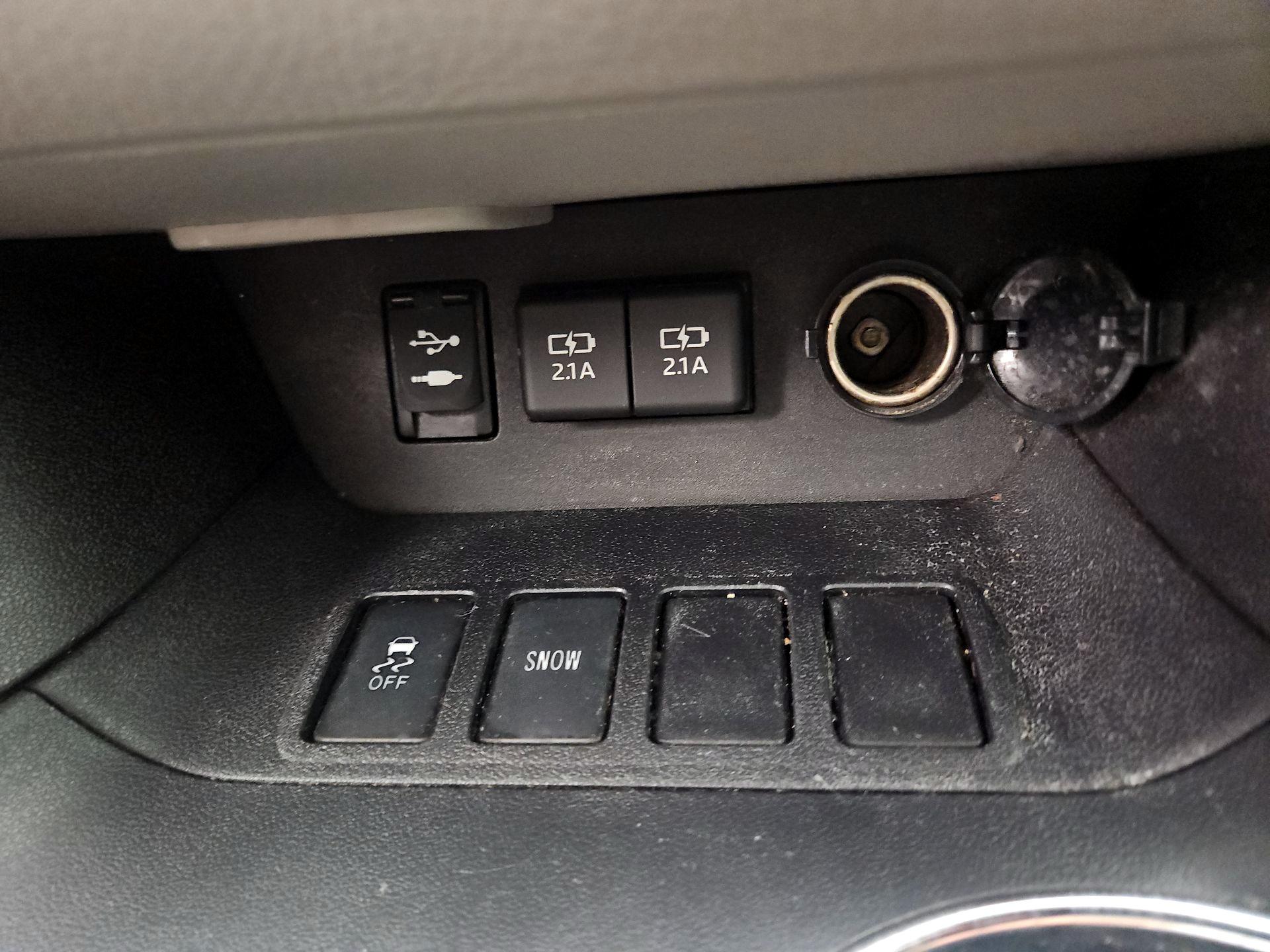 Thumbnail: 2019 Toyota Highlander - 18
