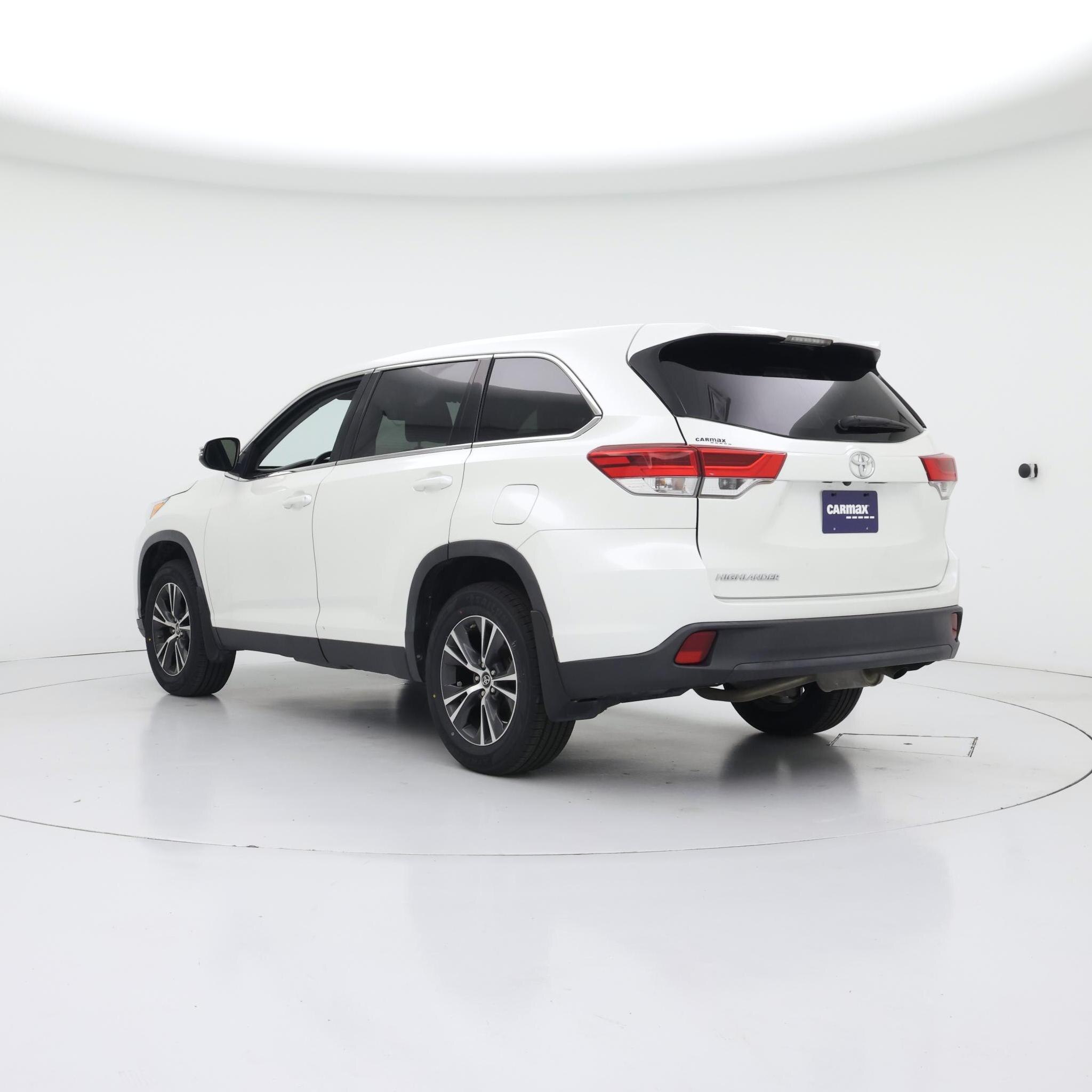 Thumbnail: 2019 Toyota Highlander - 2