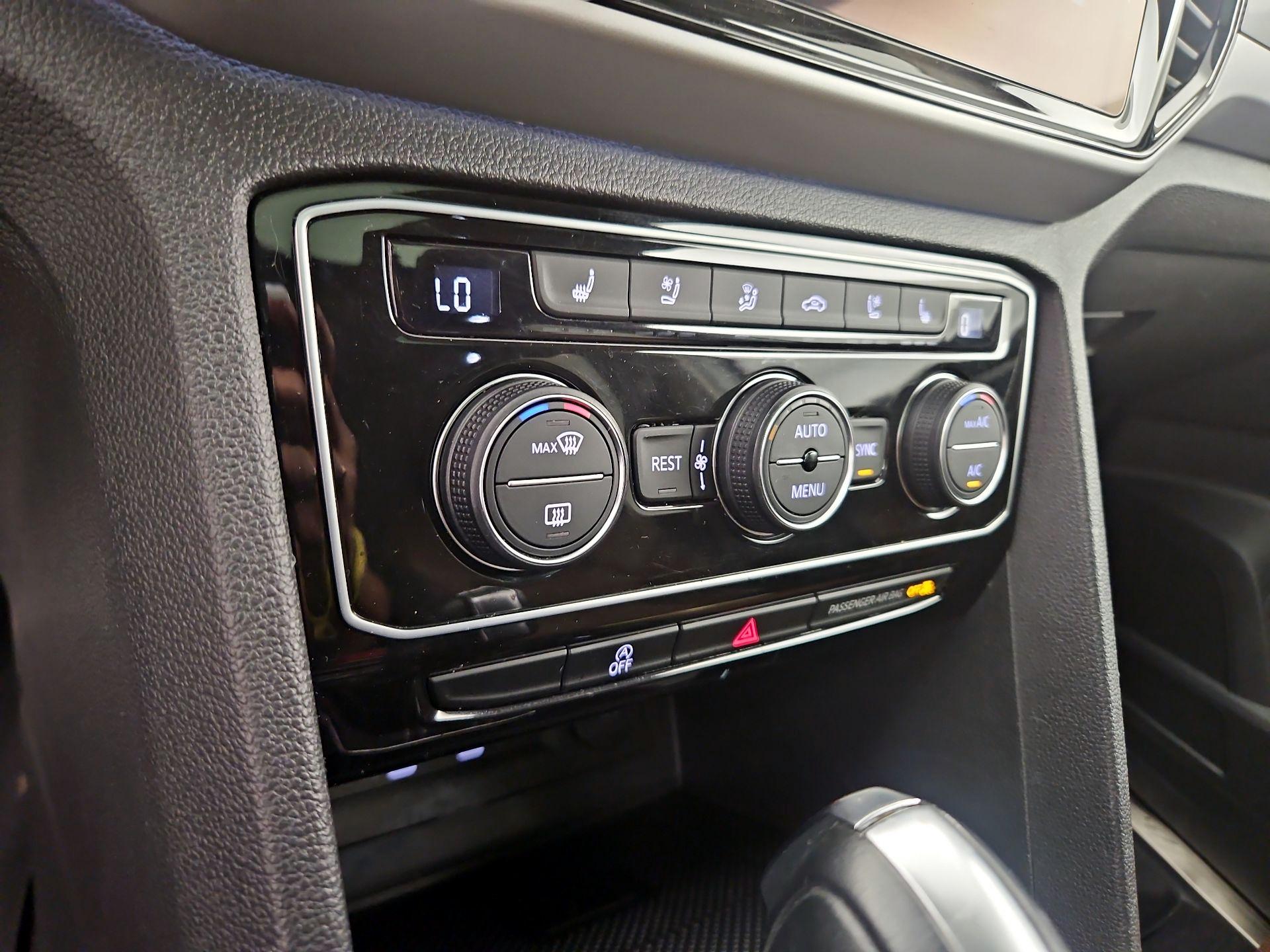 Thumbnail: 2022 Volkswagen Atlas - 15