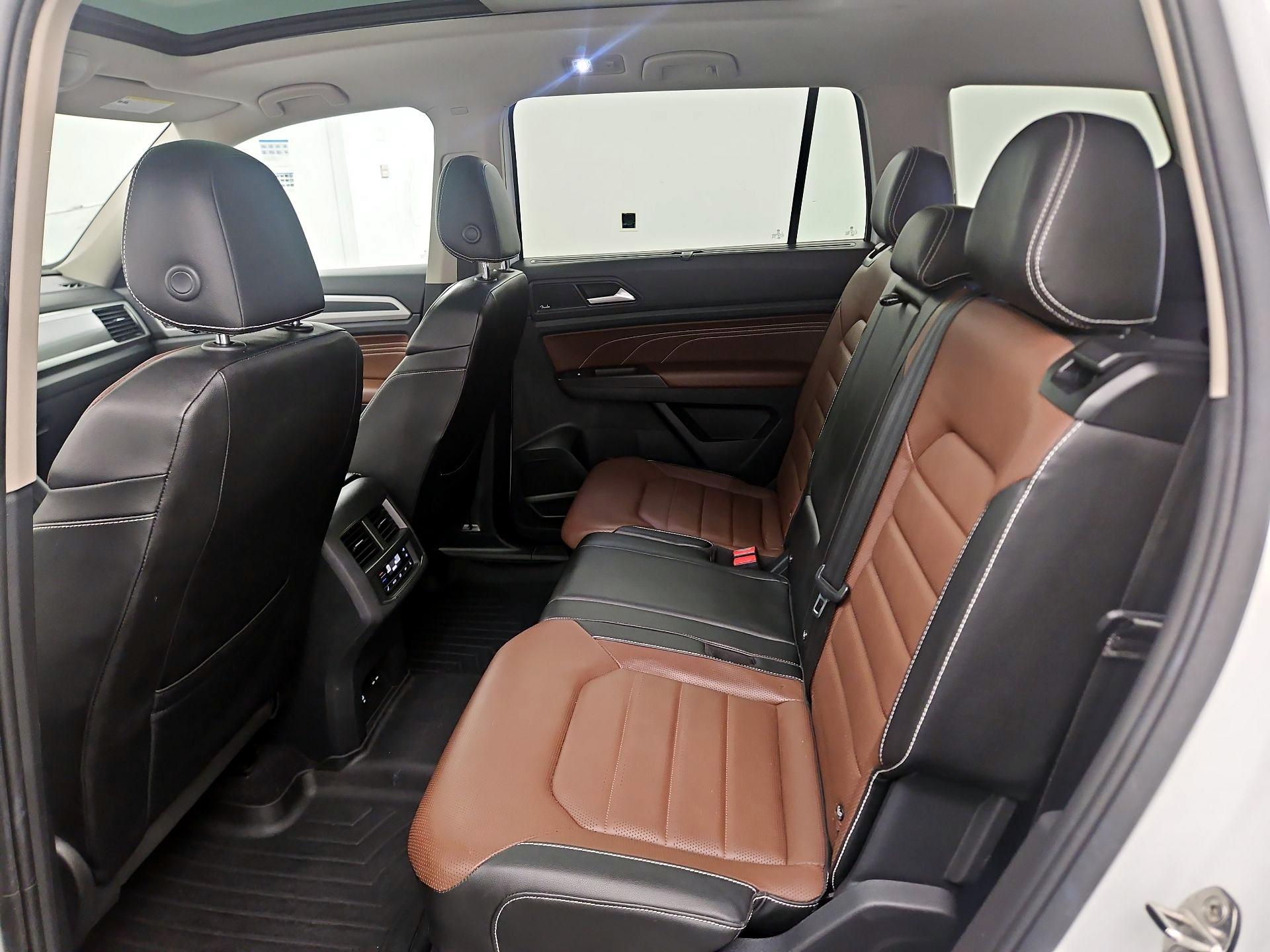 Thumbnail: 2022 Volkswagen Atlas - 18