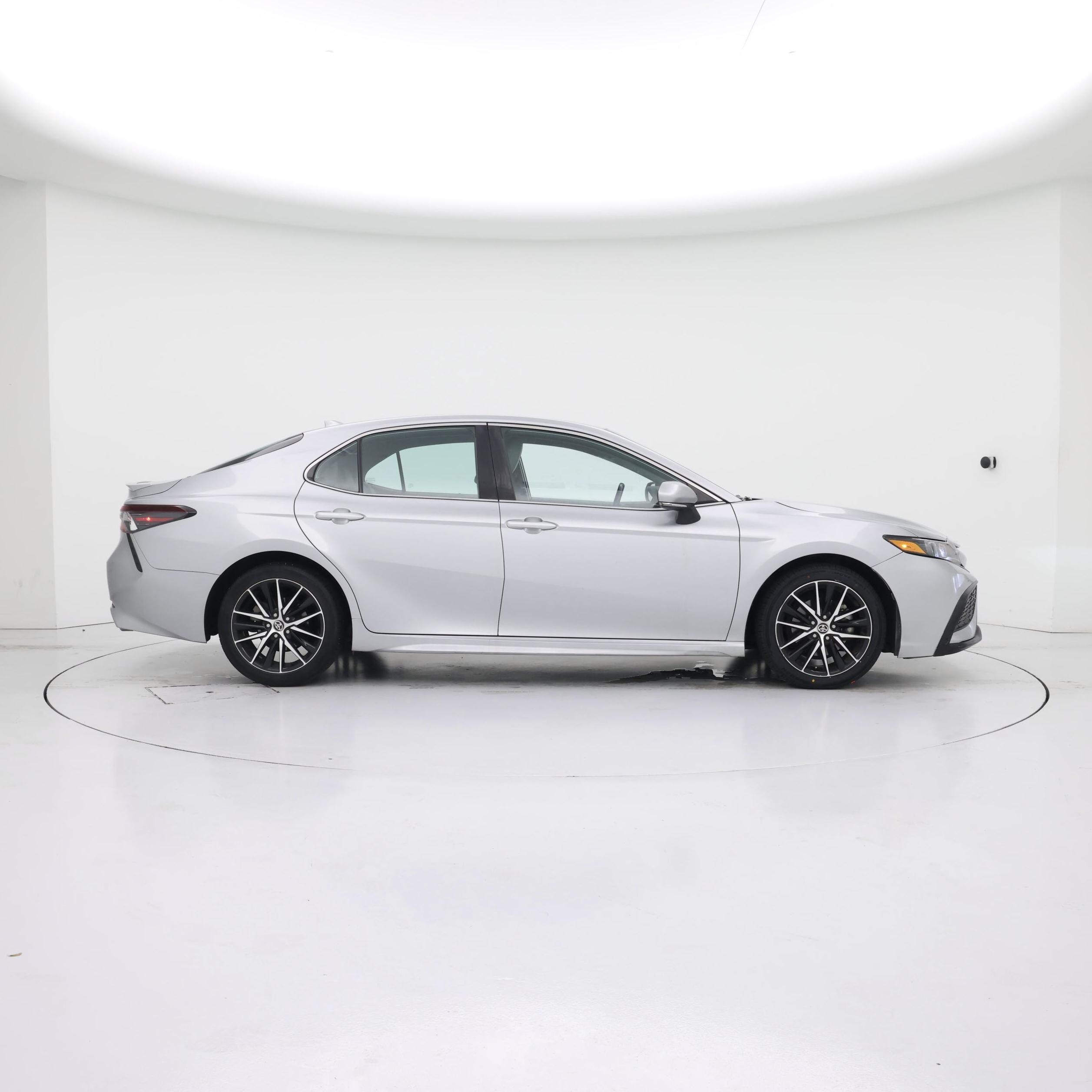 Thumbnail: 2022 Toyota Camry - 7