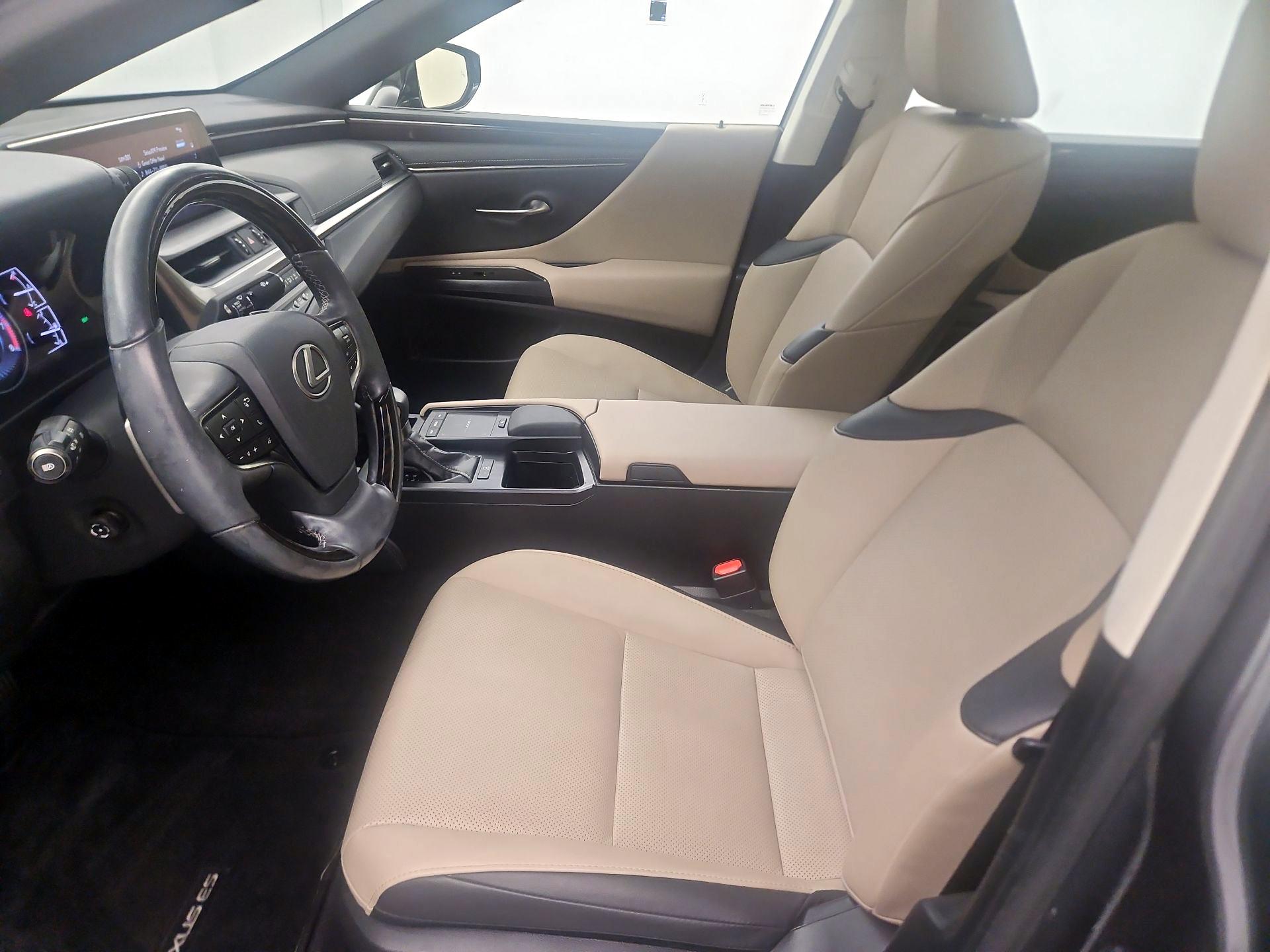 Thumbnail: 2021 Lexus ES - 11