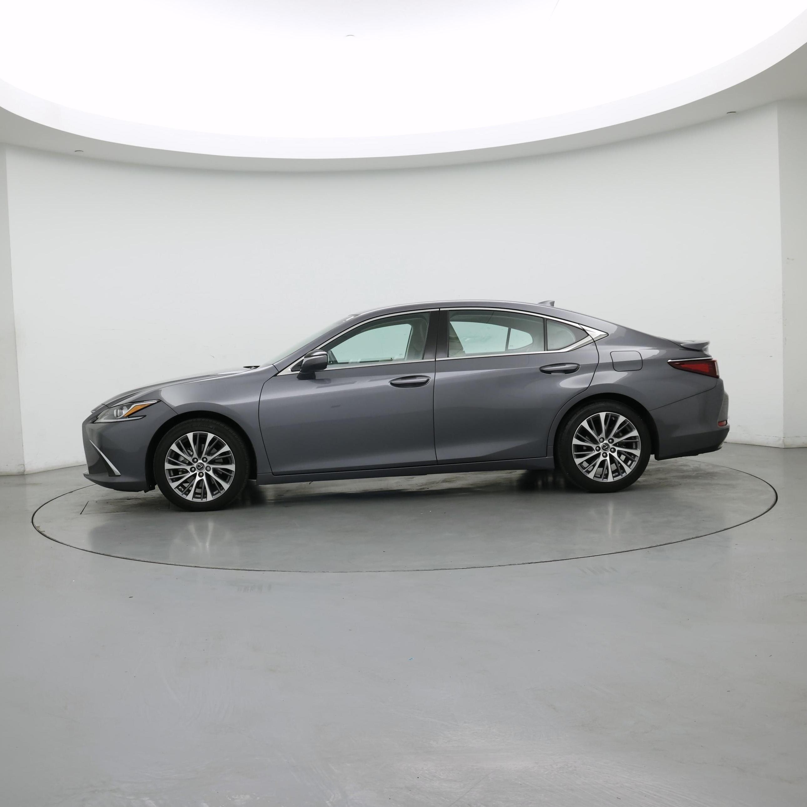 Thumbnail: 2021 Lexus ES - 3
