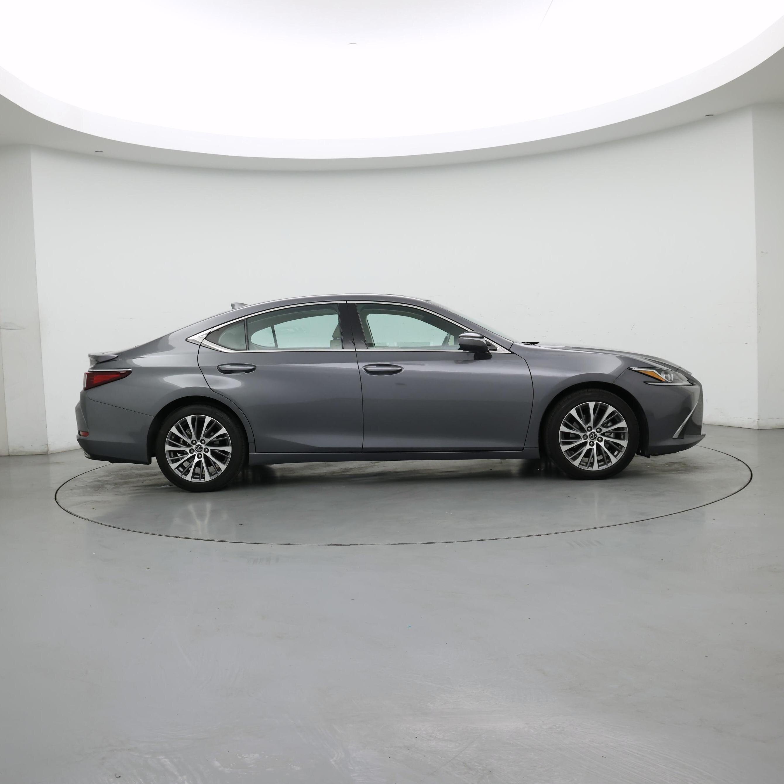 Thumbnail: 2021 Lexus ES - 7