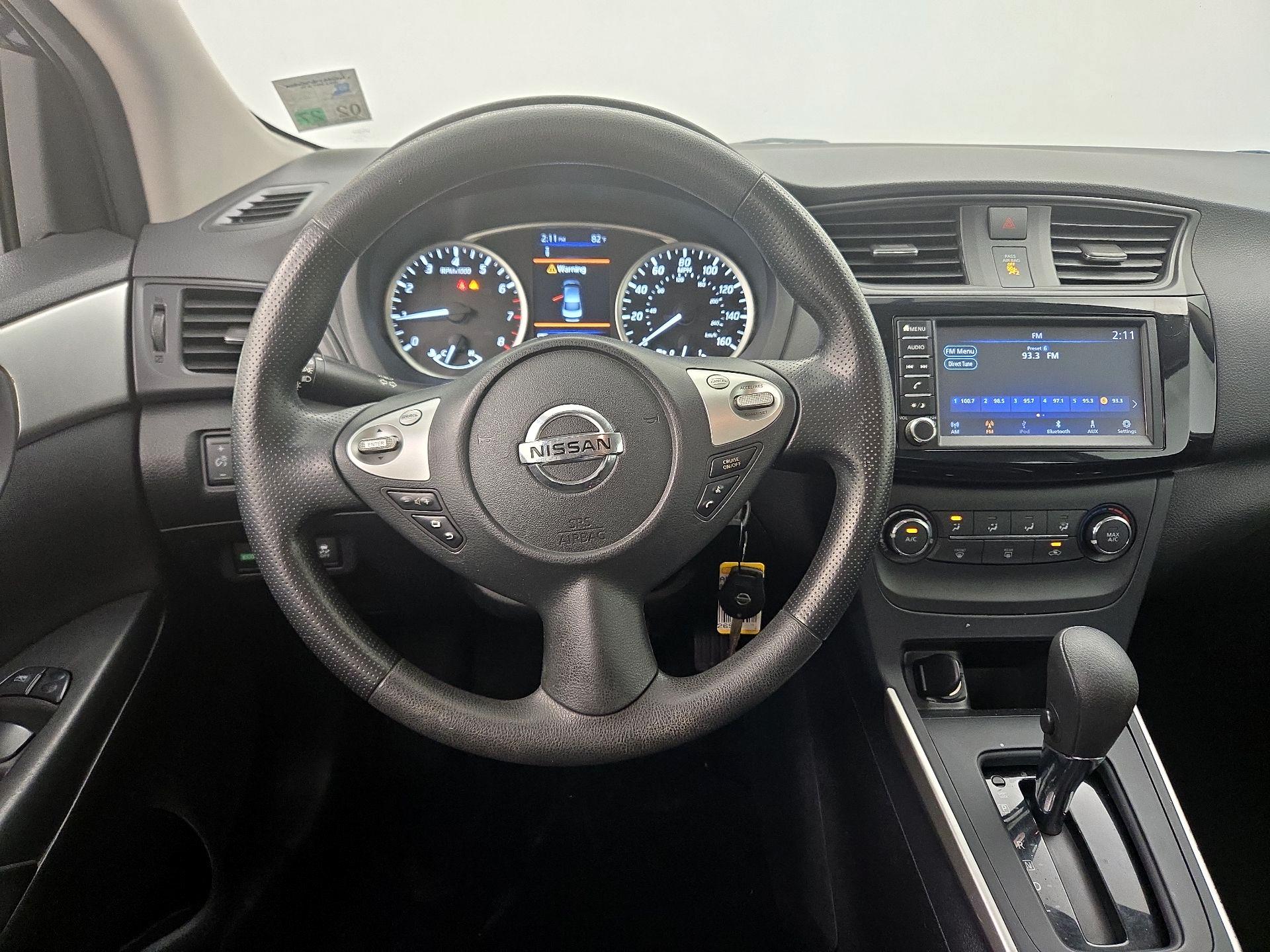 Thumbnail: 2019 Nissan Sentra - 10