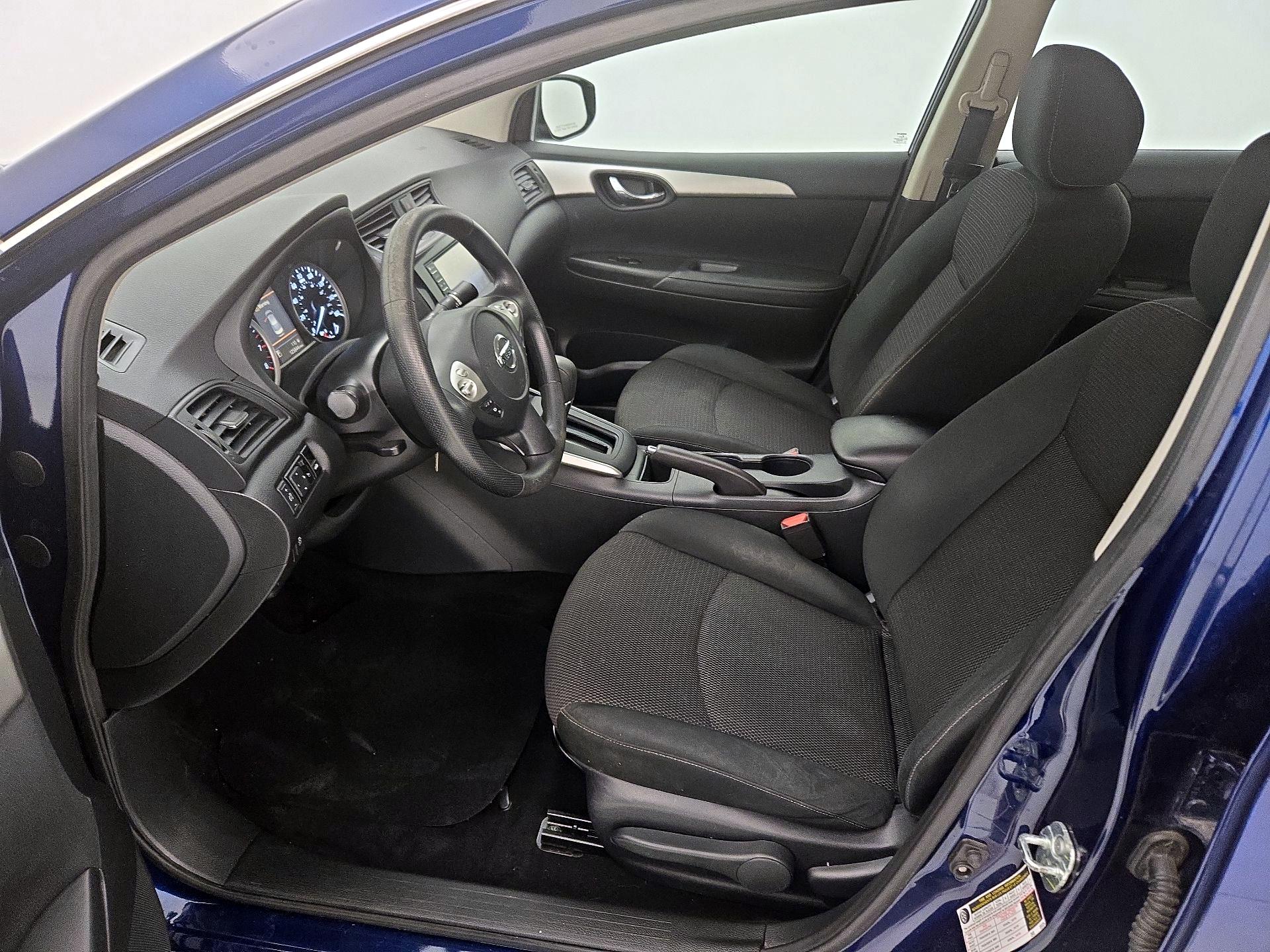 Thumbnail: 2019 Nissan Sentra - 11