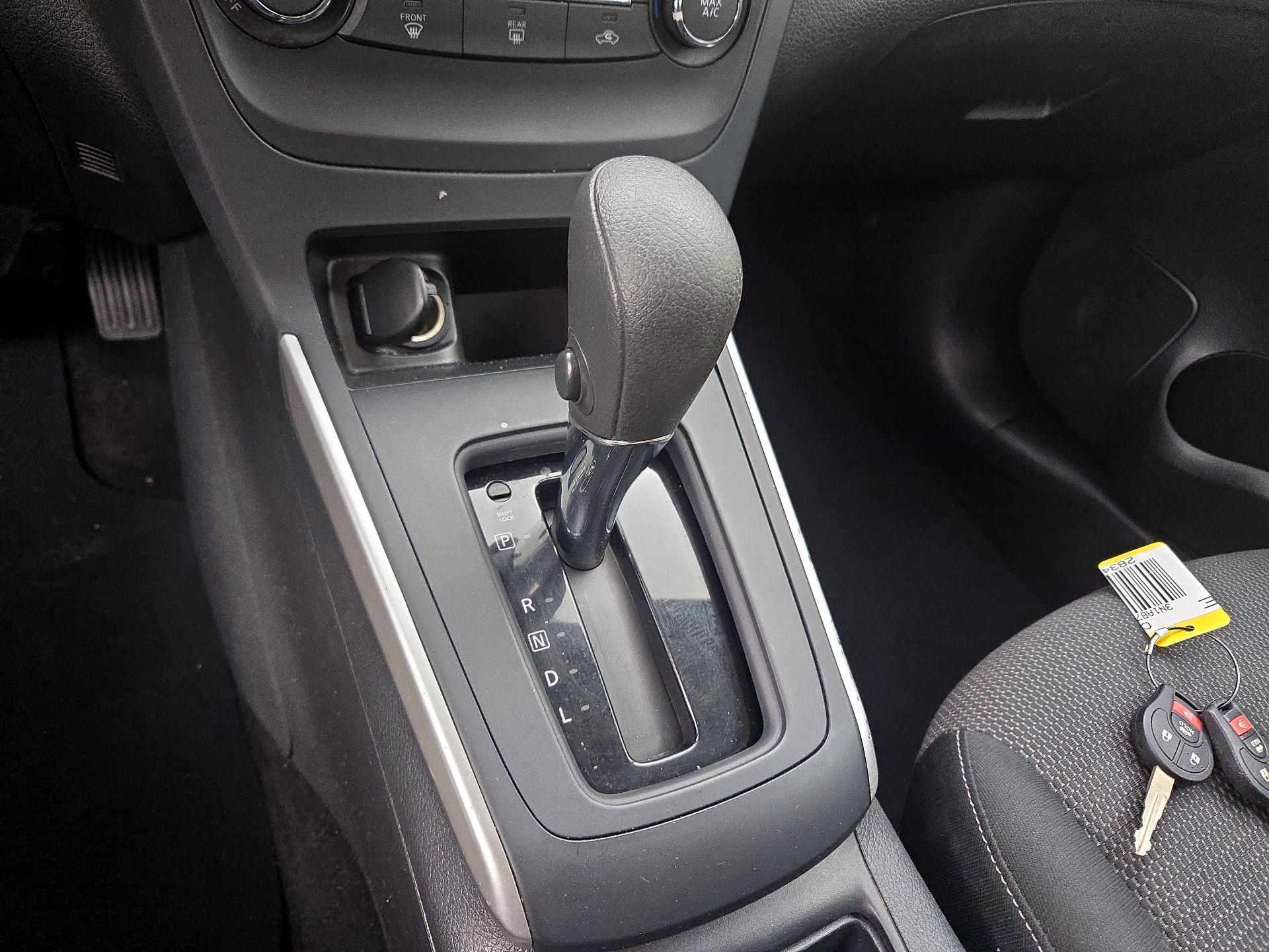 Thumbnail: 2019 Nissan Sentra - 17