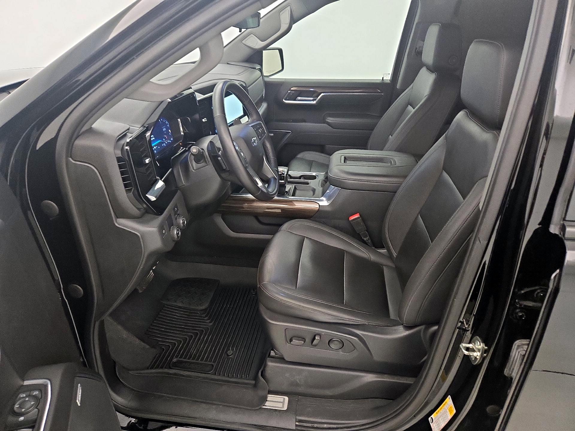 Thumbnail: 2022 Chevrolet Silverado 1500 - 11