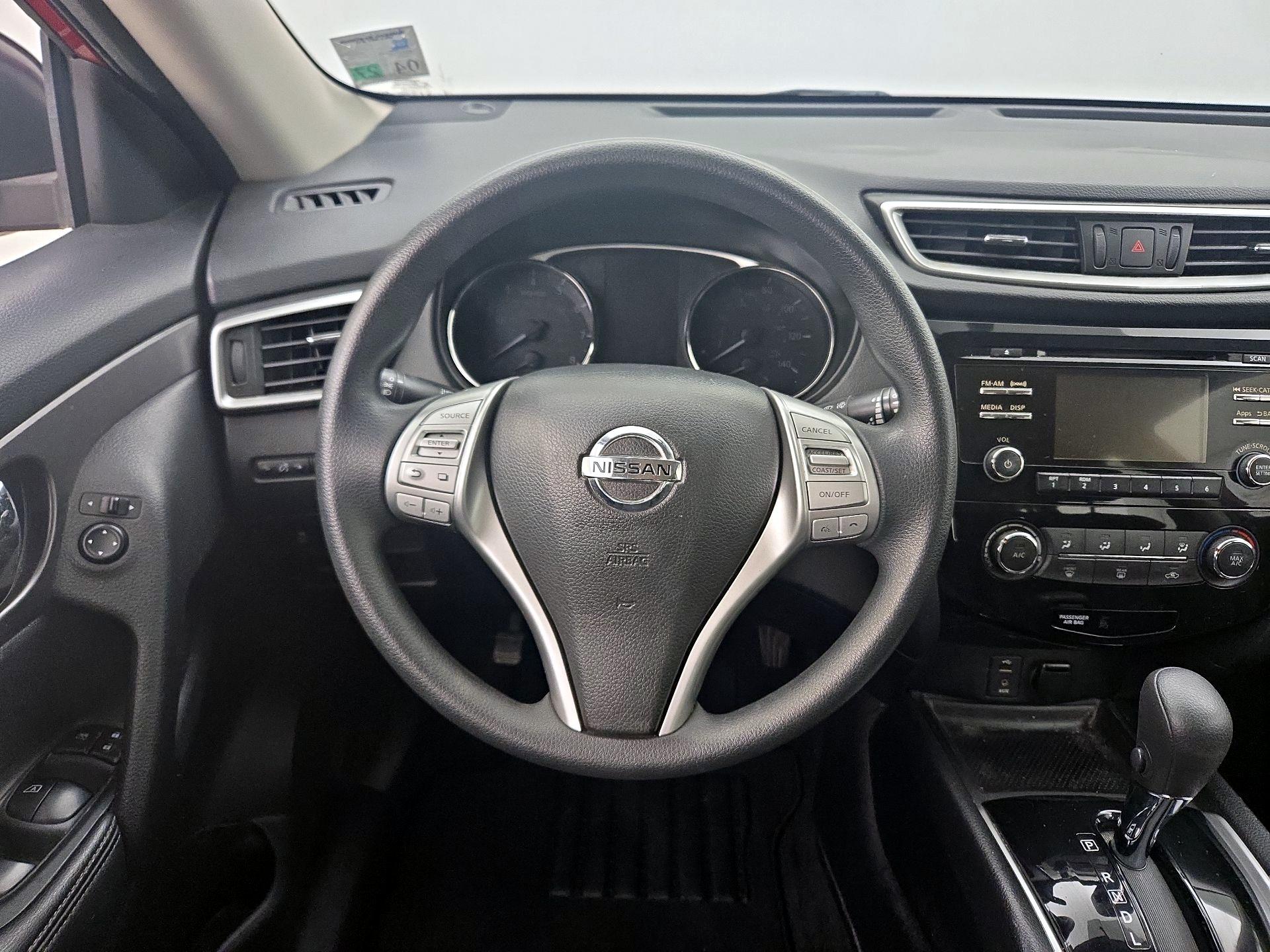 Thumbnail: 2015 Nissan Rogue - 10