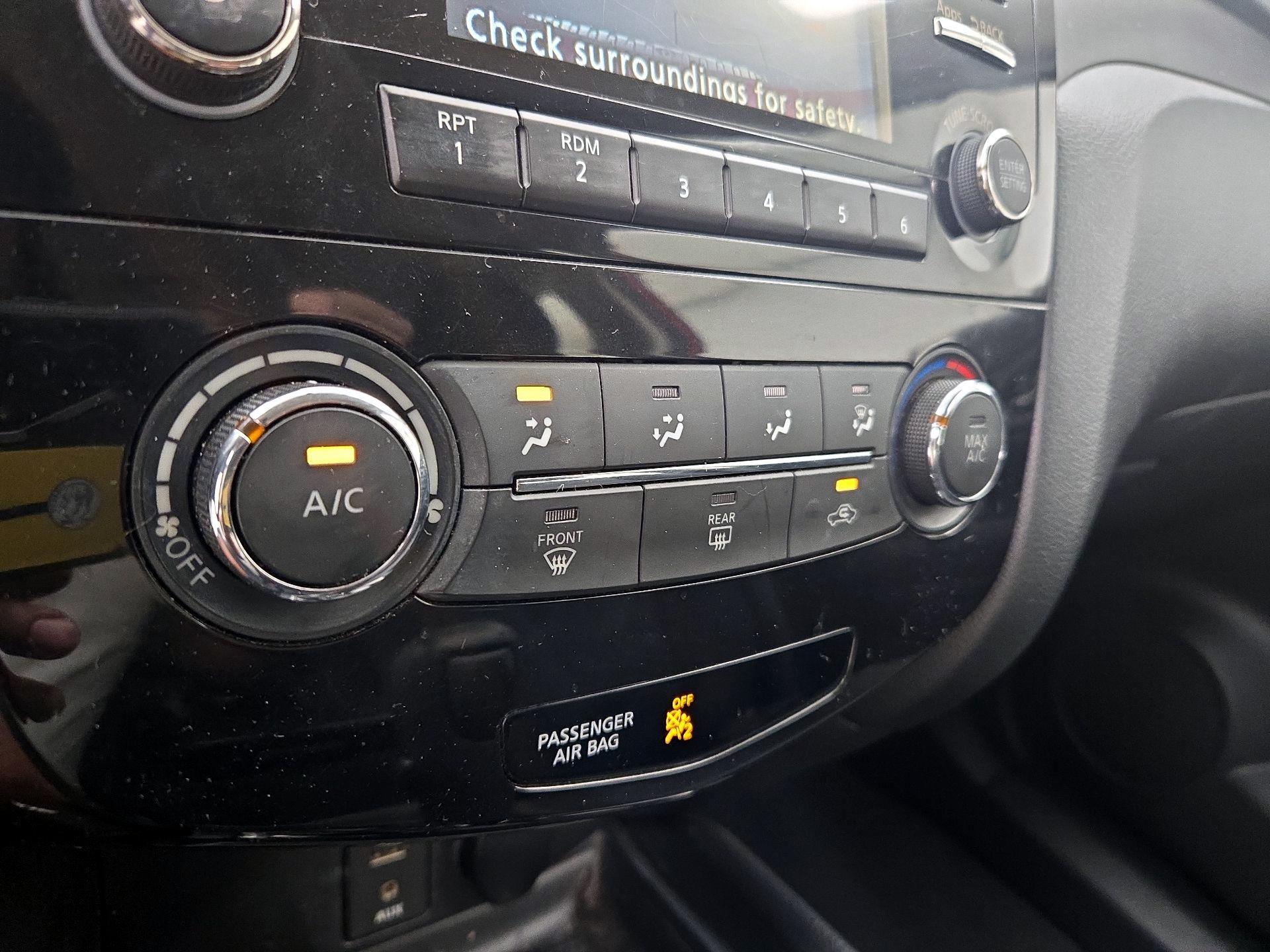 Thumbnail: 2015 Nissan Rogue - 16