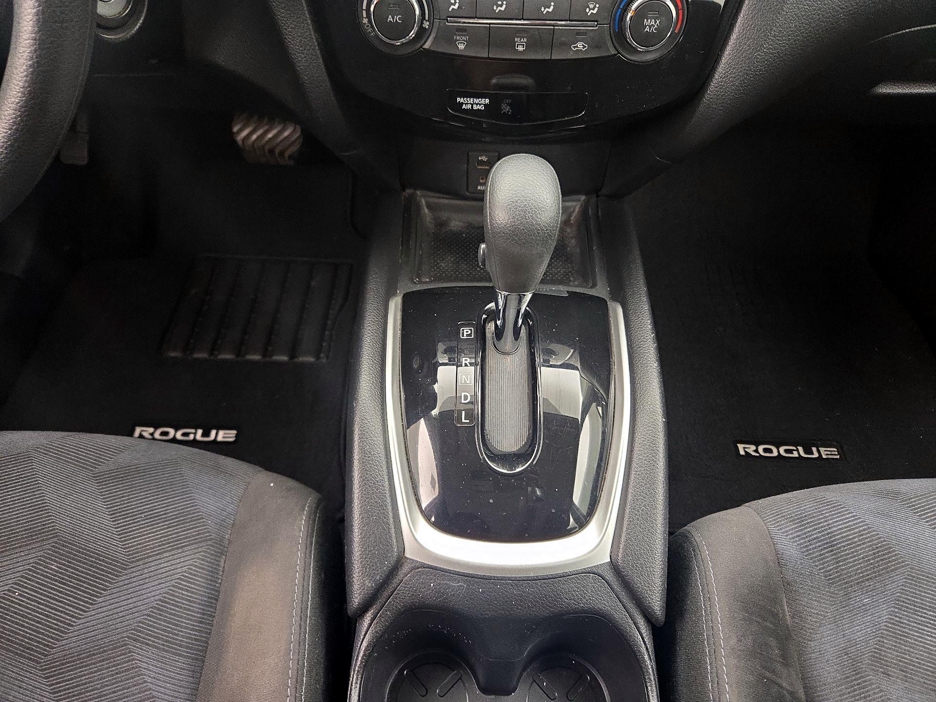 Thumbnail: 2015 Nissan Rogue - 17