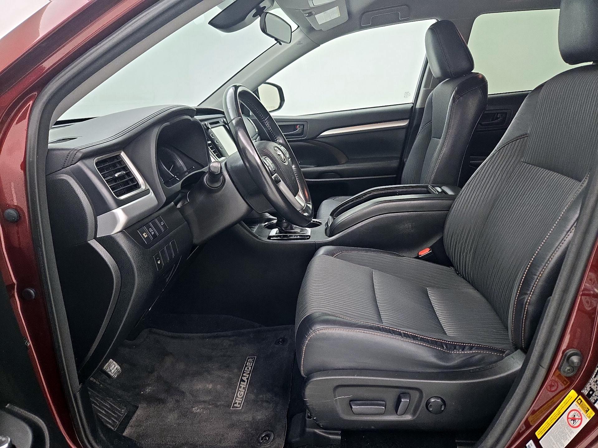 Thumbnail: 2017 Toyota Highlander - 11