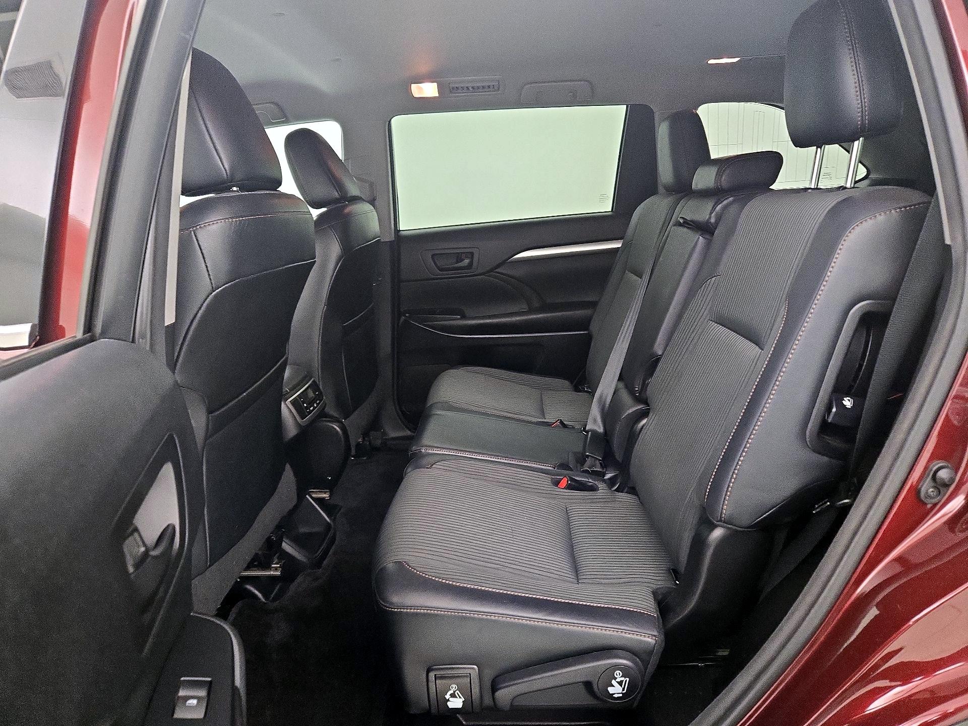 Thumbnail: 2017 Toyota Highlander - 19