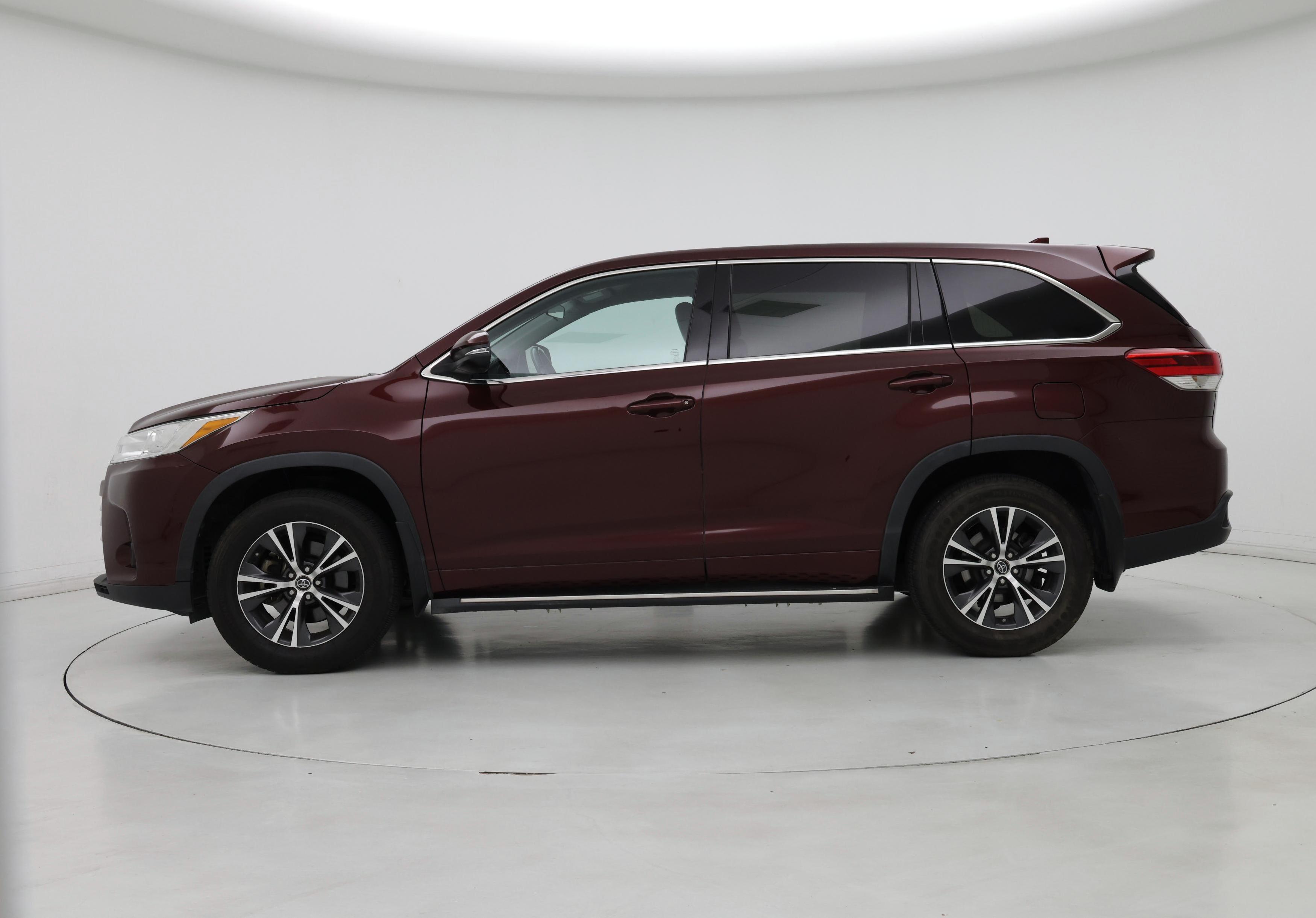 Thumbnail: 2017 Toyota Highlander - 3