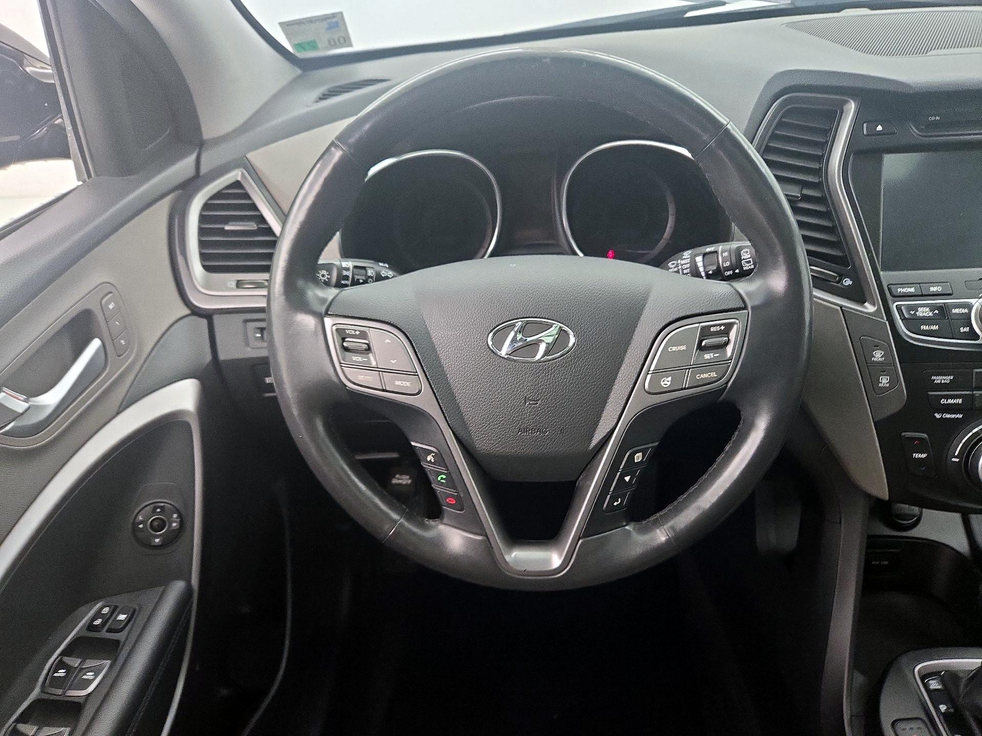 Thumbnail: 2016 Hyundai Santa Fe - 10