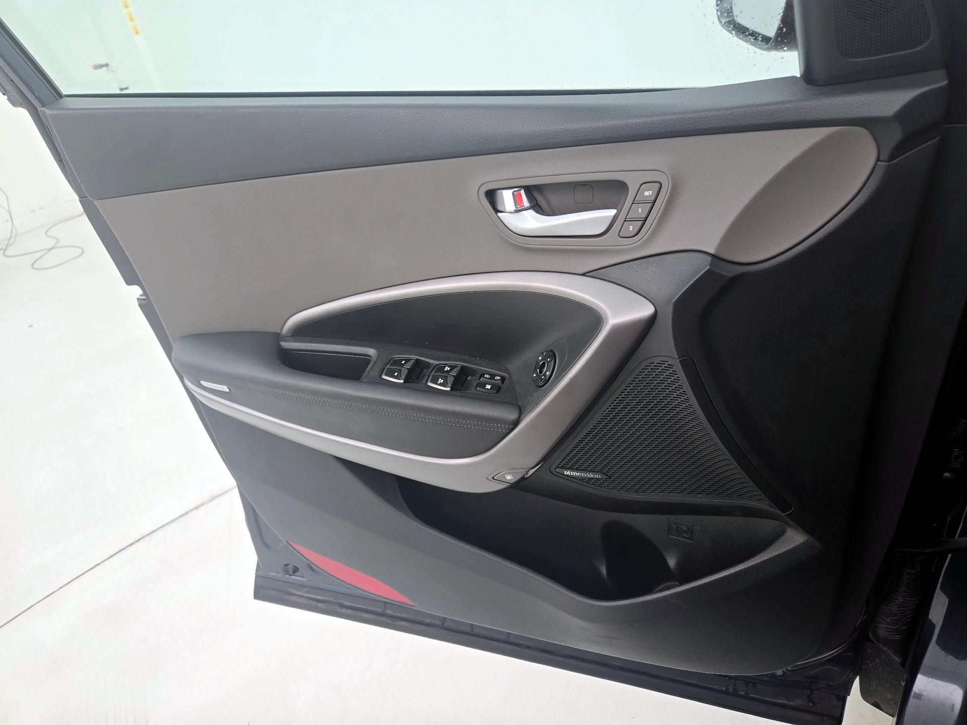 Thumbnail: 2016 Hyundai Santa Fe - 12