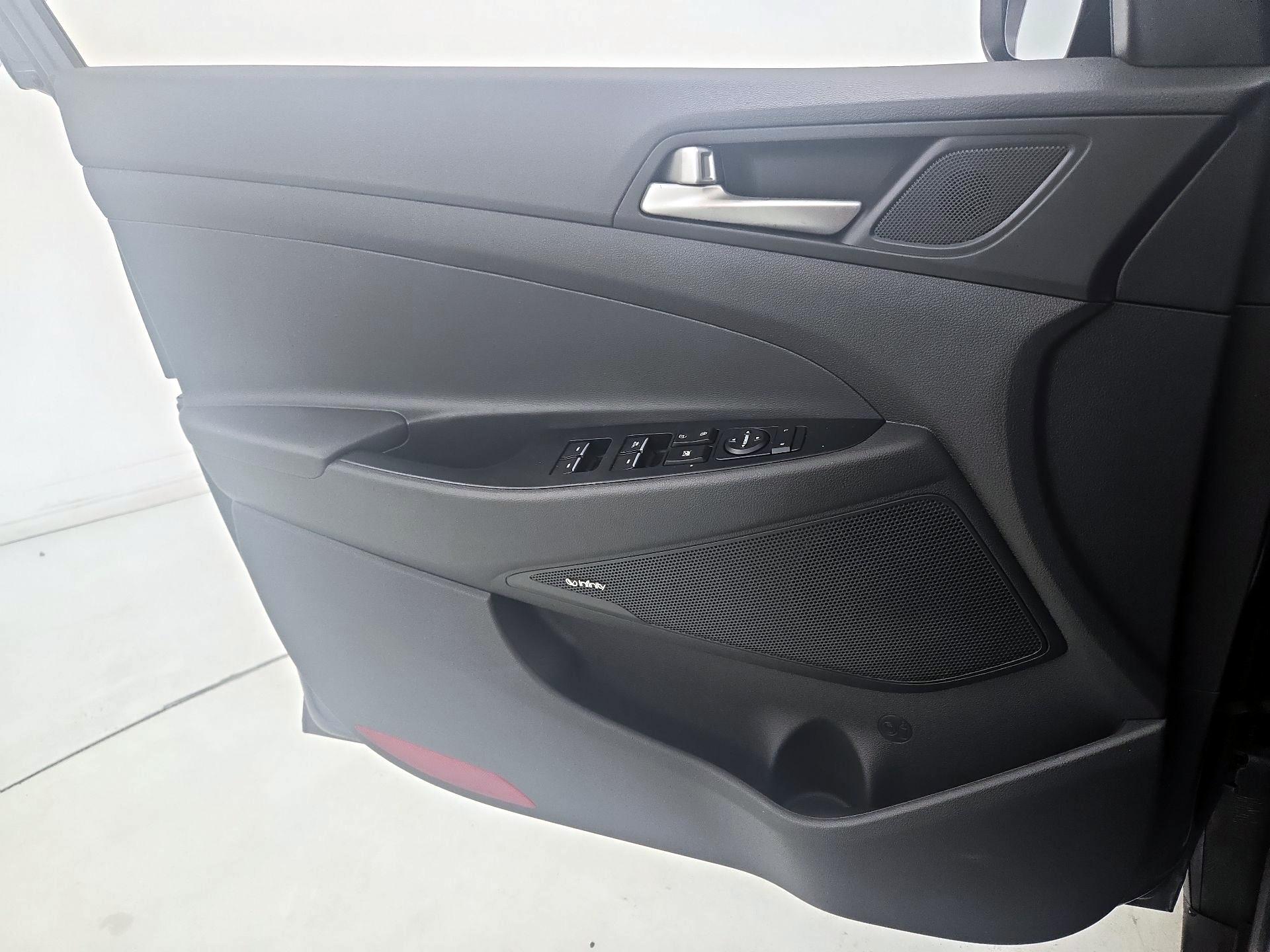 Thumbnail: 2019 Hyundai Tucson - 12