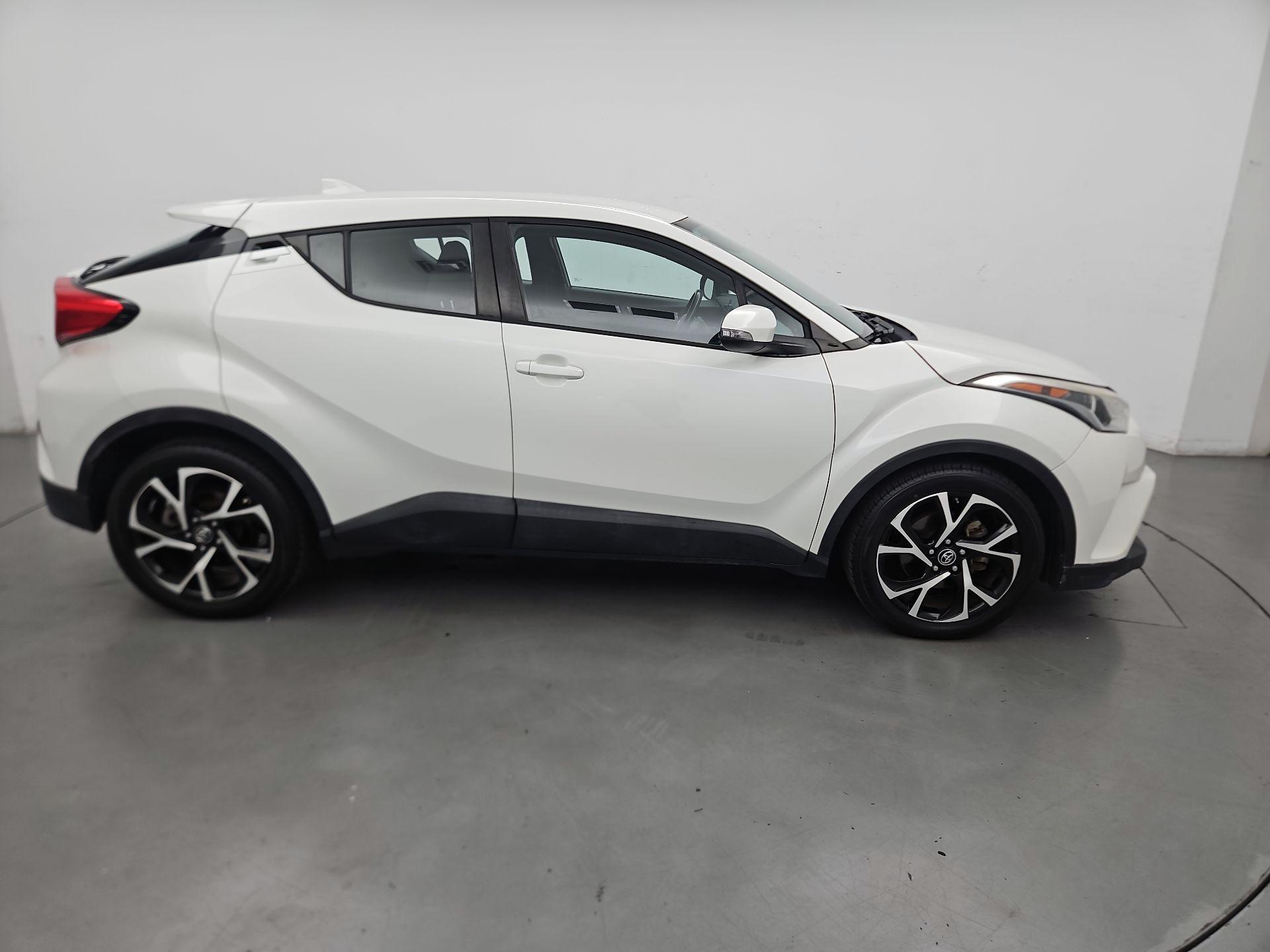 Thumbnail: 2018 Toyota C-HR - 4