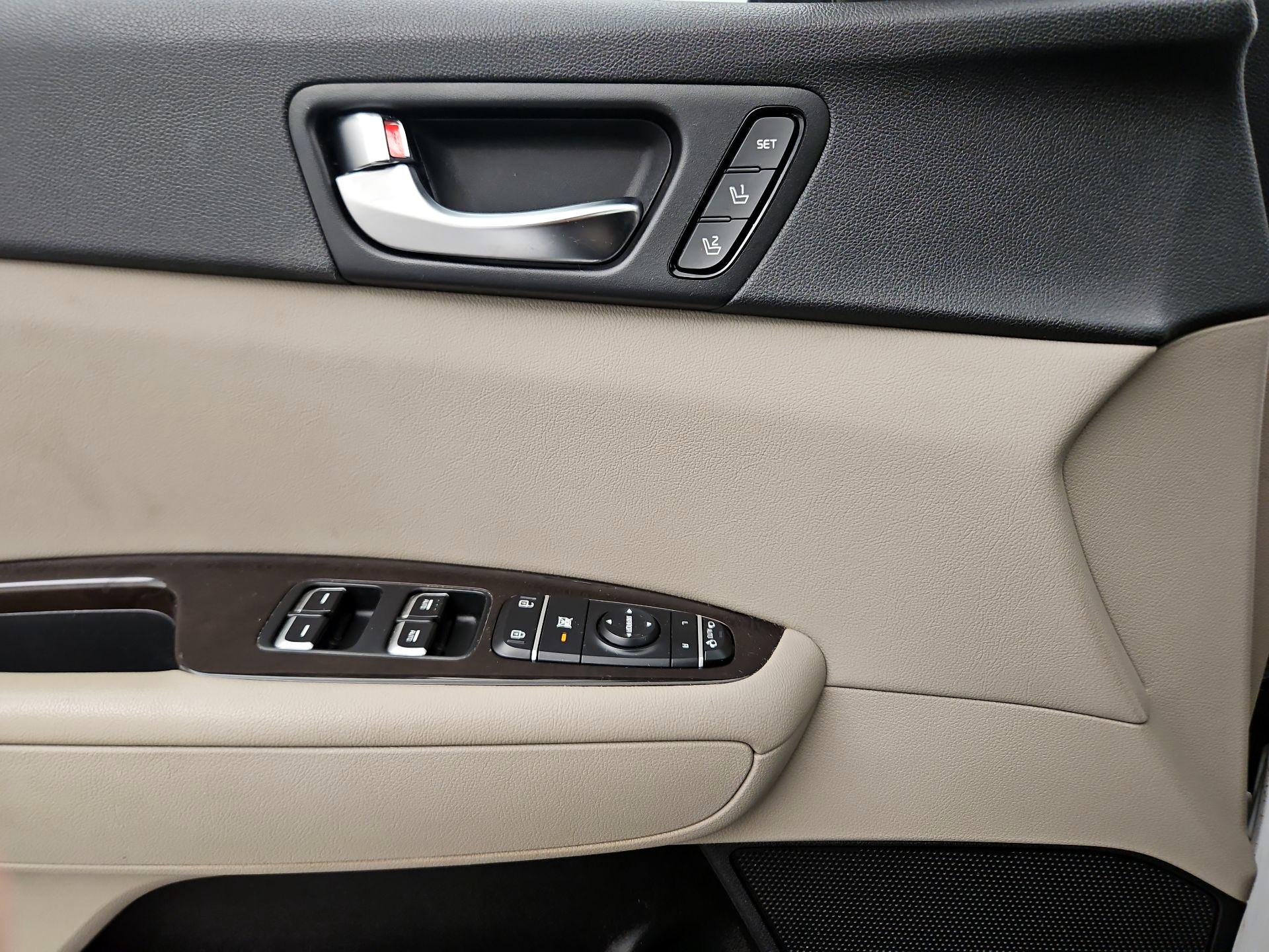 Thumbnail: 2016 Kia Optima - 10