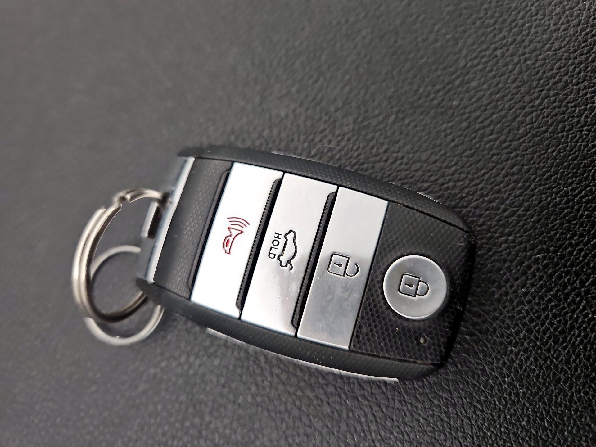 Thumbnail: 2016 Kia Optima - 20