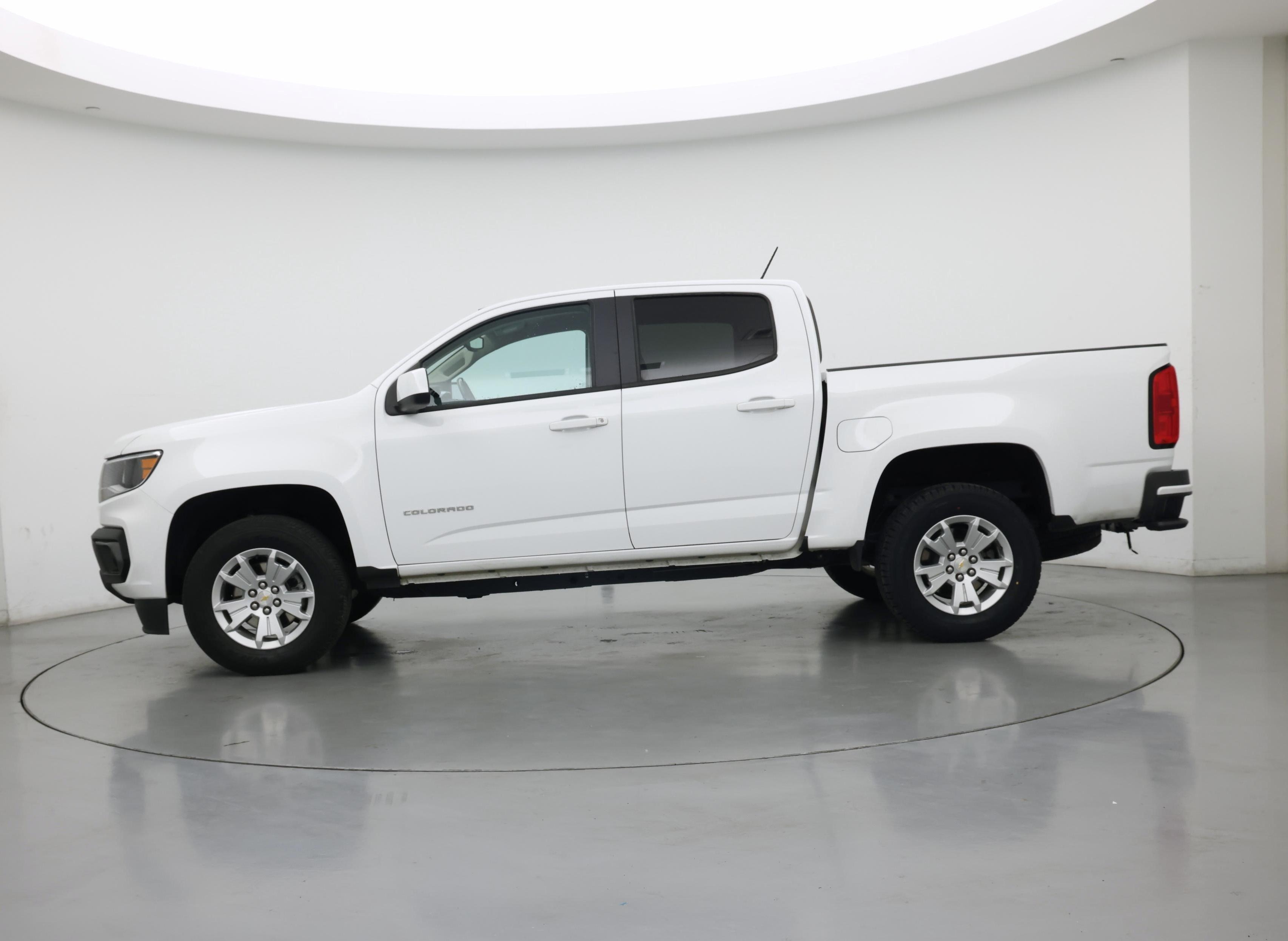 Thumbnail: 2022 Chevrolet Colorado - 3