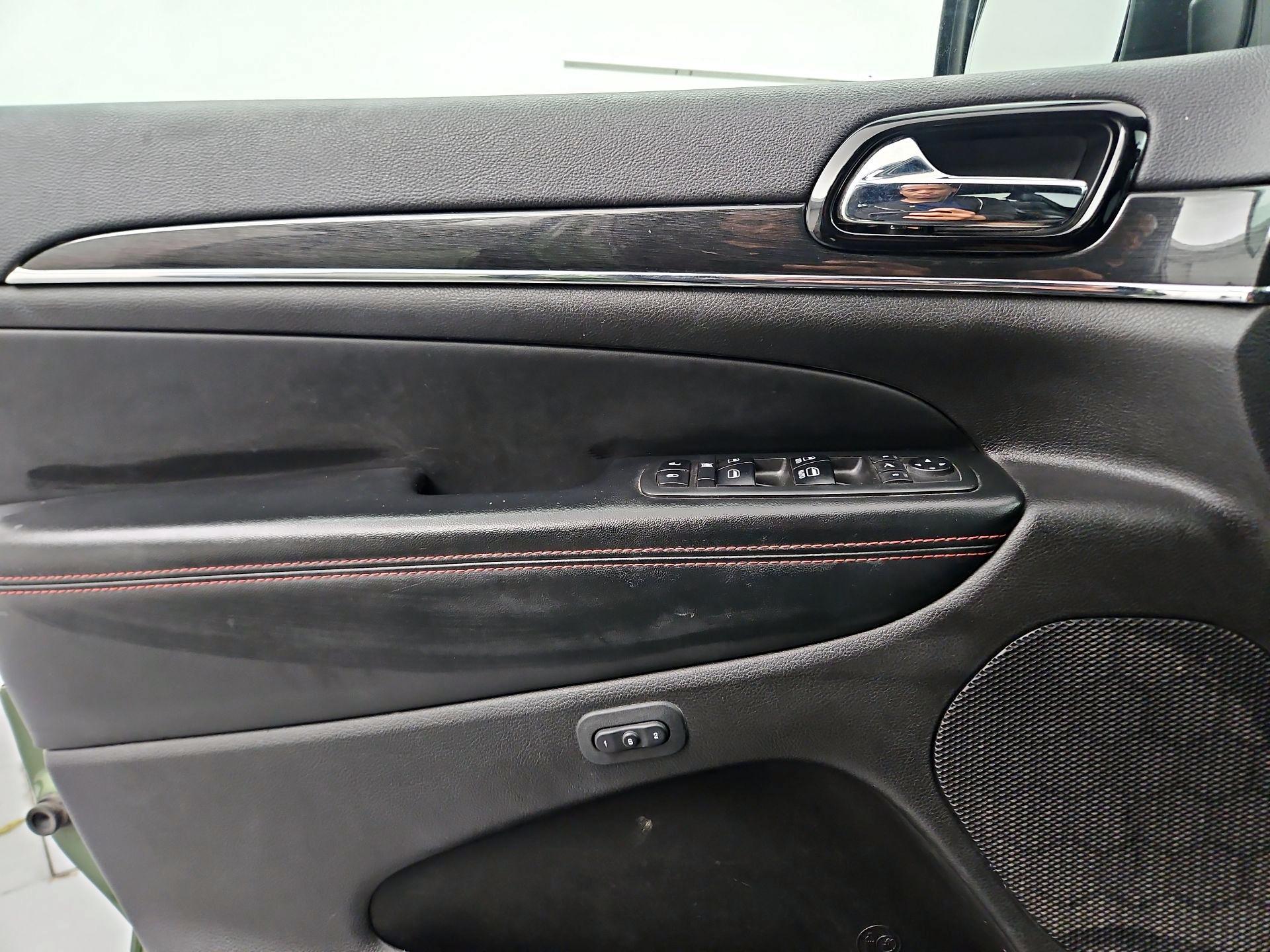 Thumbnail: 2019 Jeep Grand Cherokee - 12