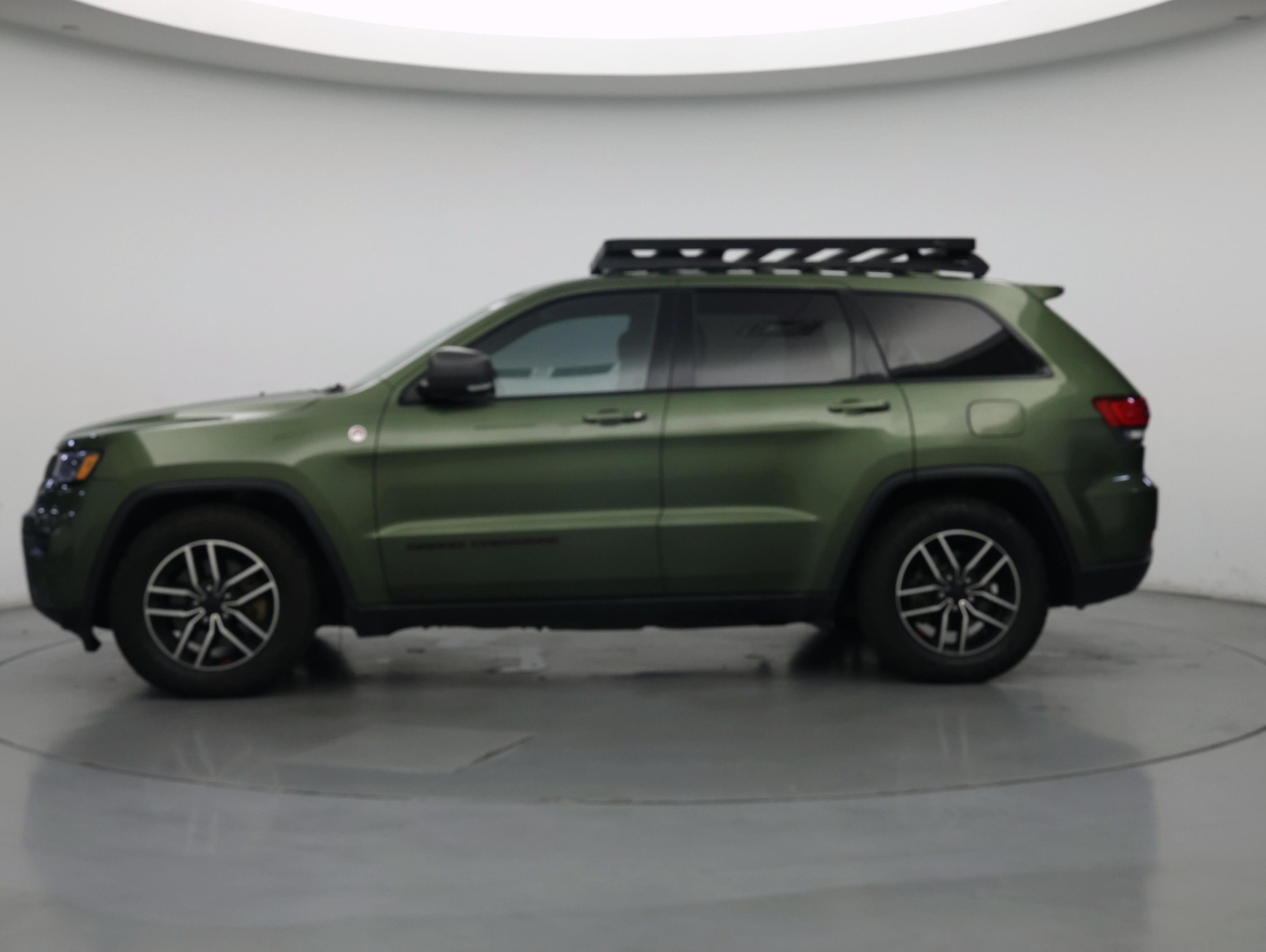 Thumbnail: 2019 Jeep Grand Cherokee - 3